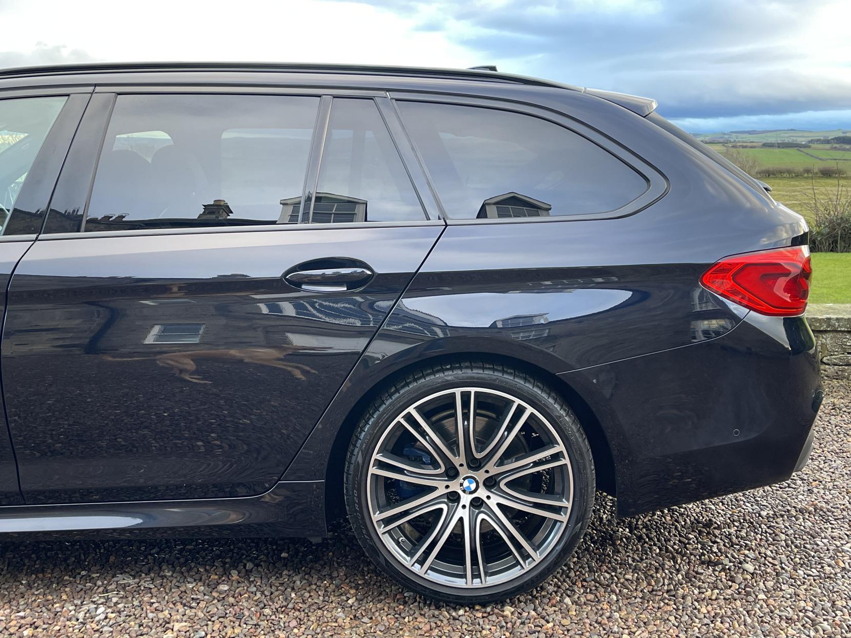 BMW 5 Series 3.0 540i GPF M Sport Touring 5dr Petrol Auto xDrive Euro 6 (s/s) (340 ps)