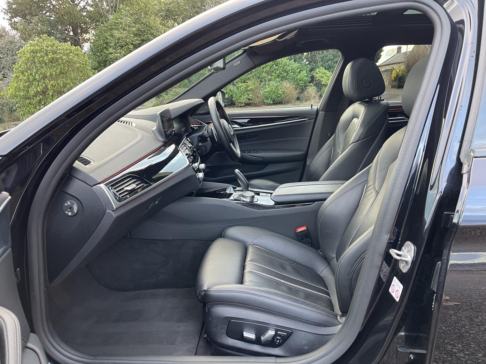 BMW 5 Series 3.0 540i GPF M Sport Touring 5dr Petrol Auto xDrive Euro 6 (s/s) (340 ps)