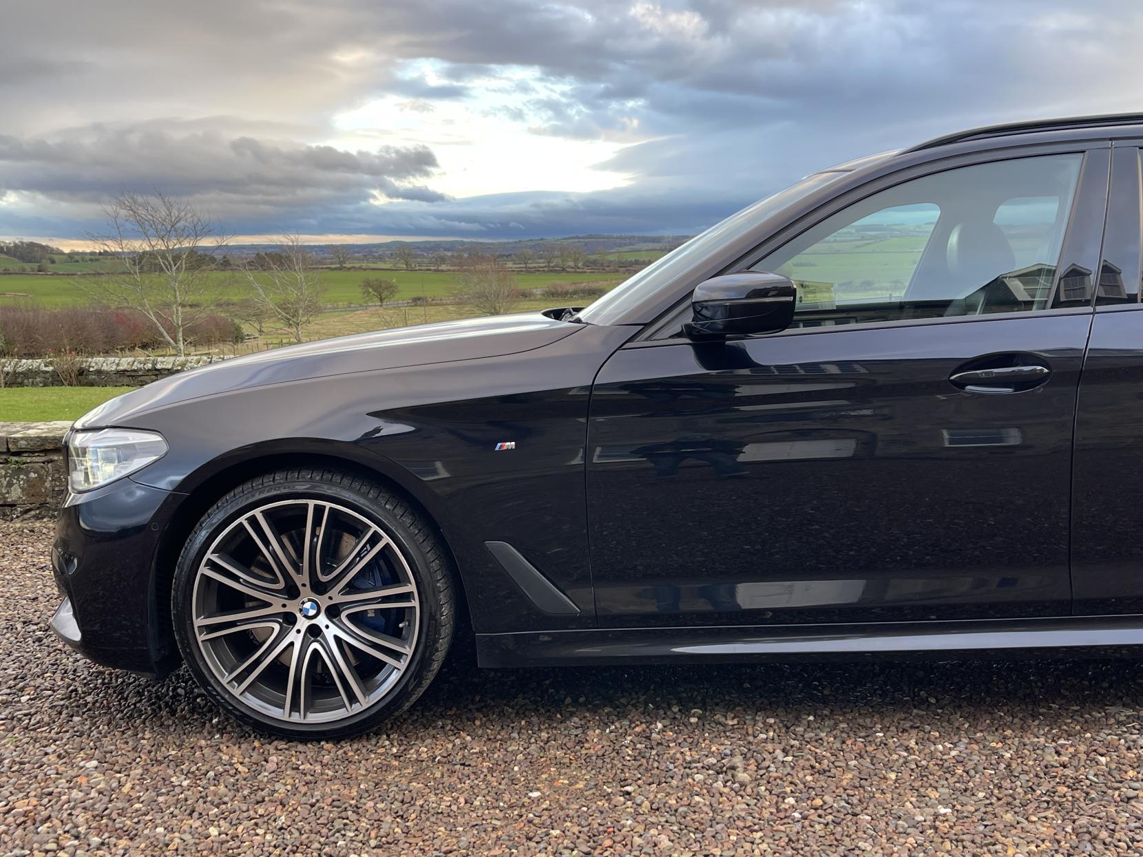 BMW 5 Series 3.0 540i GPF M Sport Touring 5dr Petrol Auto xDrive Euro 6 (s/s) (340 ps)