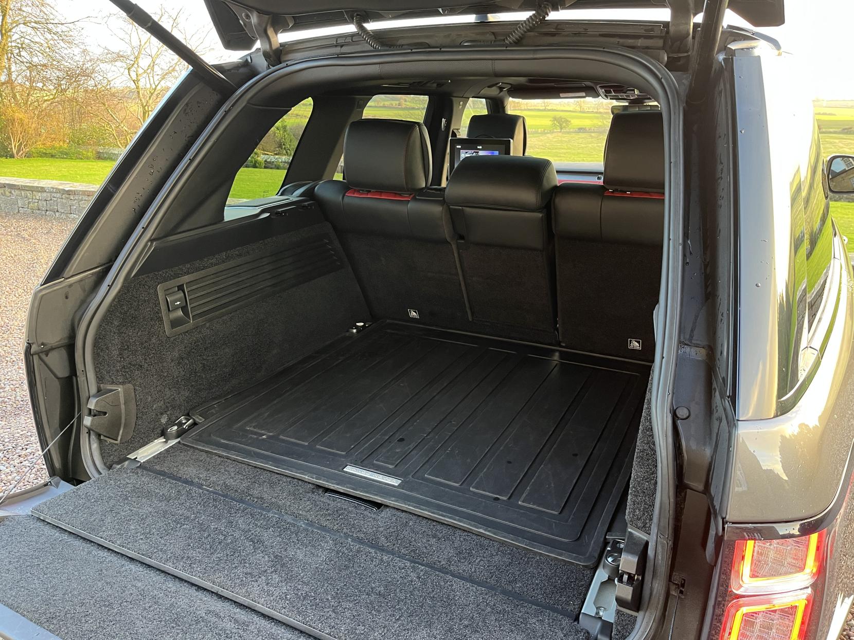 Land Rover Range Rover 5.0 V8 SV Autobiography Dynamic SUV 5dr Petrol Auto 4WD Euro 6 (s/s) (550 ps)