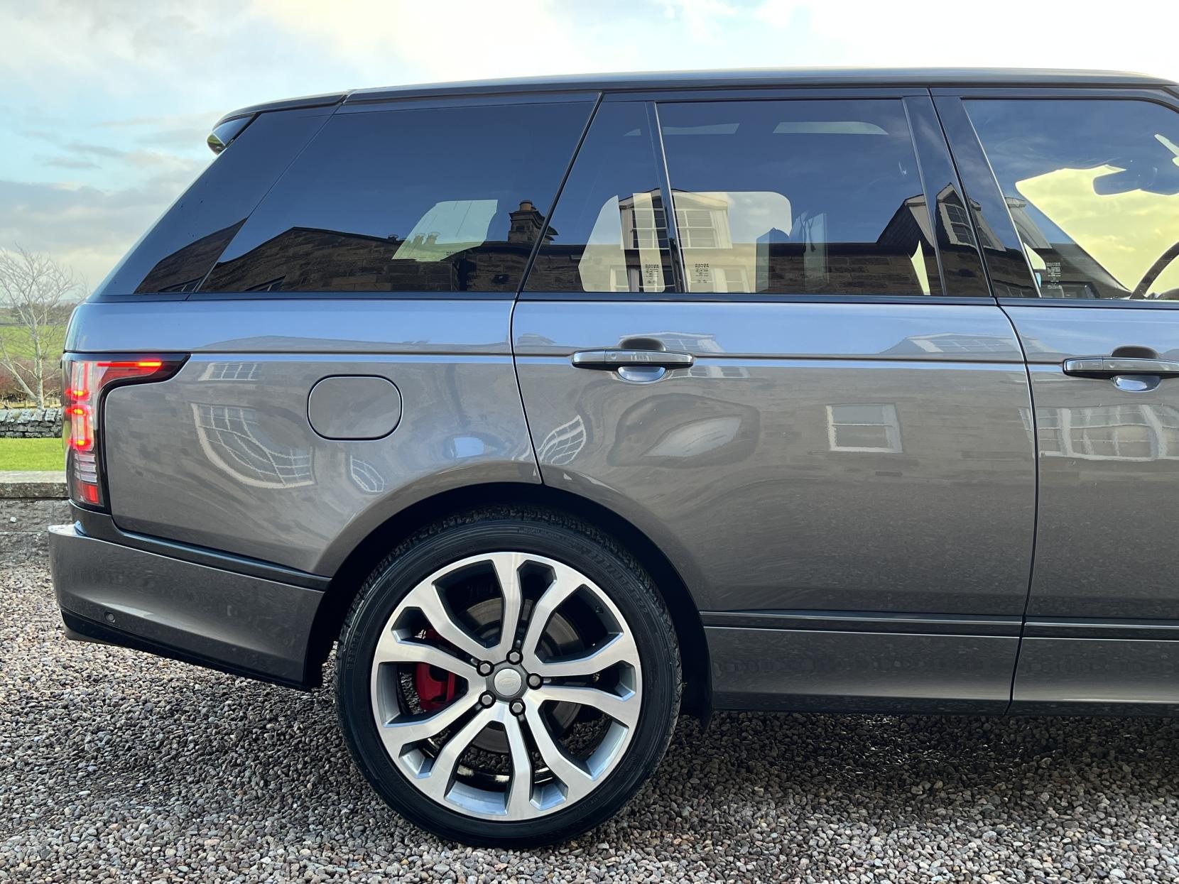 Land Rover Range Rover 5.0 V8 SV Autobiography Dynamic SUV 5dr Petrol Auto 4WD Euro 6 (s/s) (550 ps)