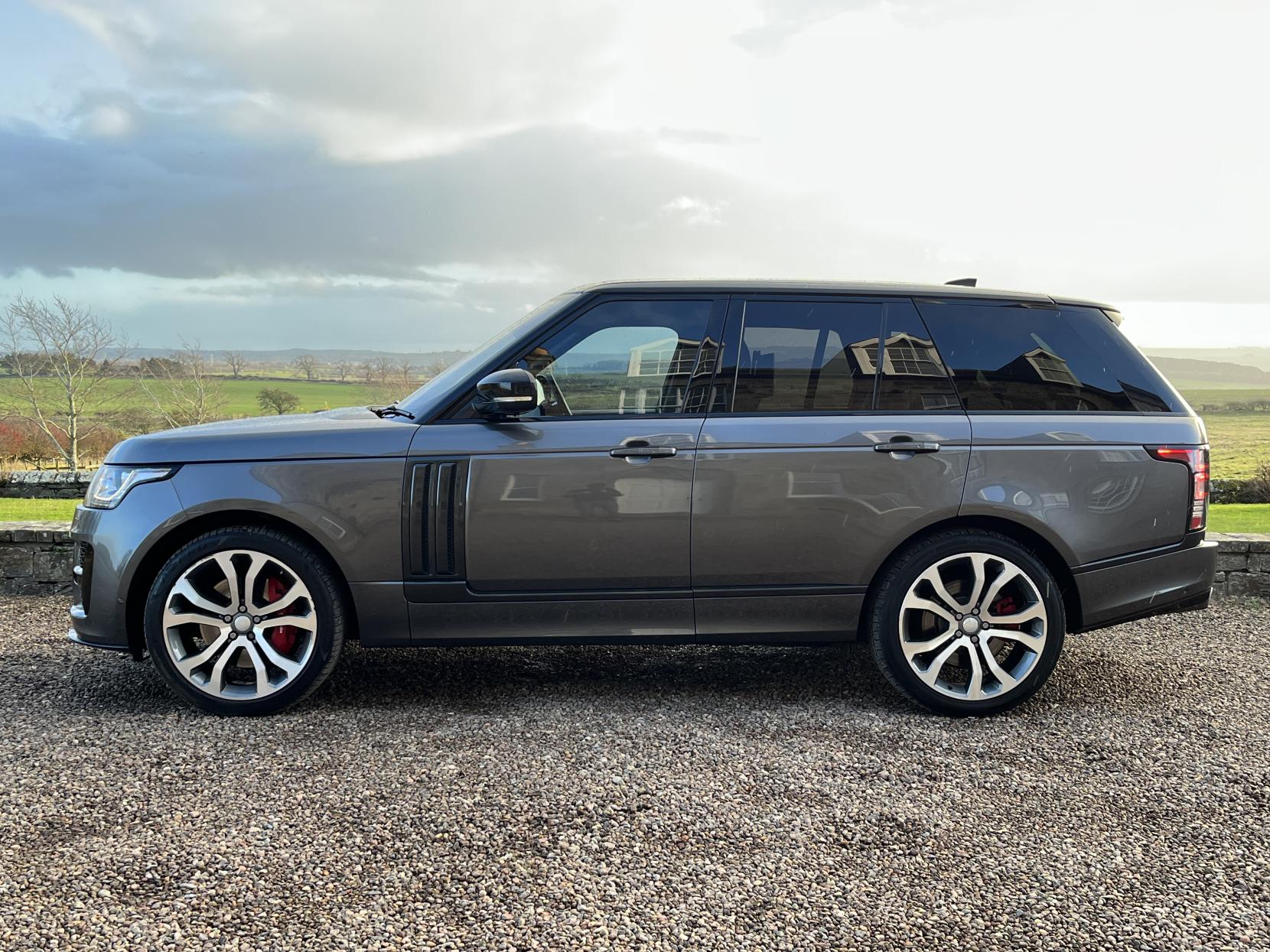 Land Rover Range Rover 5.0 V8 SV Autobiography Dynamic SUV 5dr Petrol Auto 4WD Euro 6 (s/s) (550 ps)