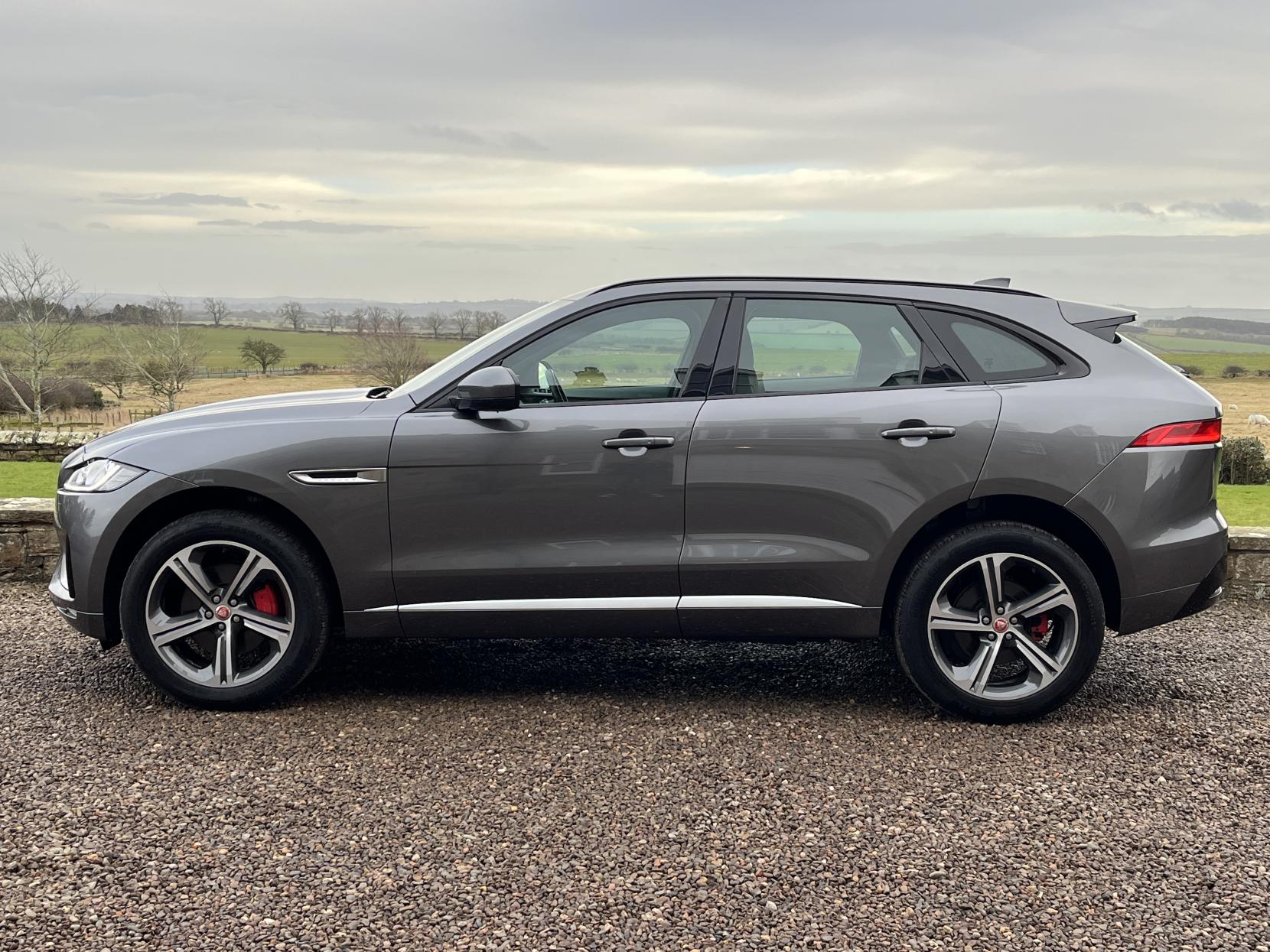 Jaguar F-PACE 3.0 D300 V6 S SUV 5dr Diesel Auto AWD Euro 6 (s/s) (300 ps)