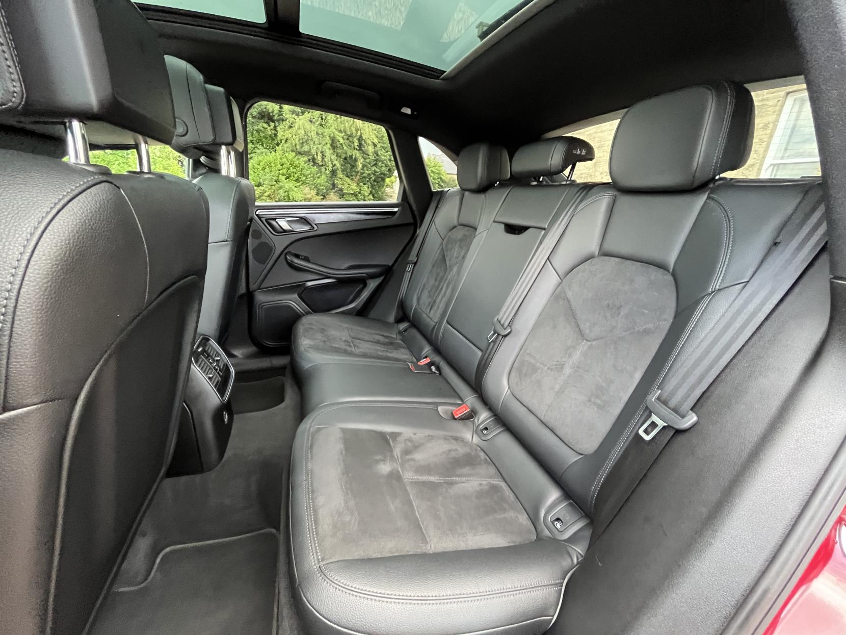 Porsche Macan 2.0T SUV 5dr Petrol PDK 4WD Euro 6 (s/s) (252 ps)
