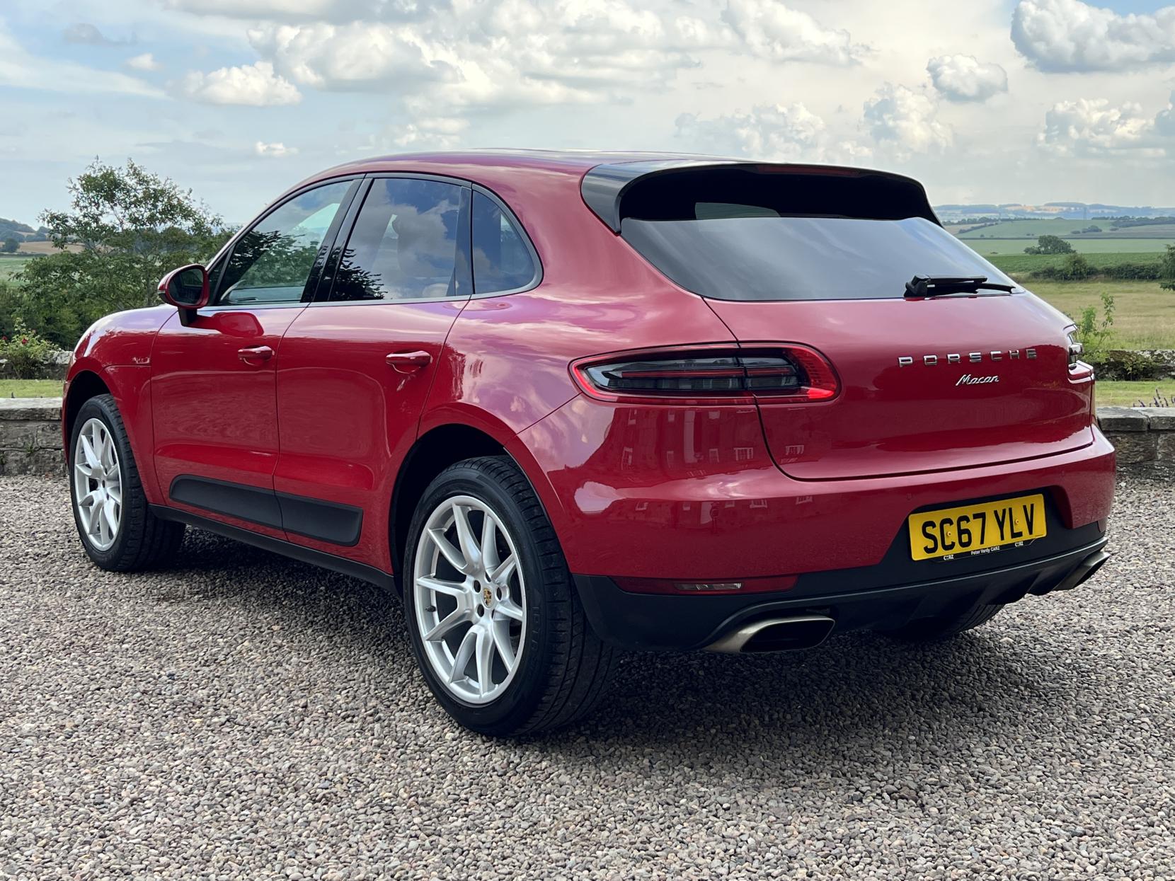 Porsche Macan 2.0T SUV 5dr Petrol PDK 4WD Euro 6 (s/s) (252 ps)