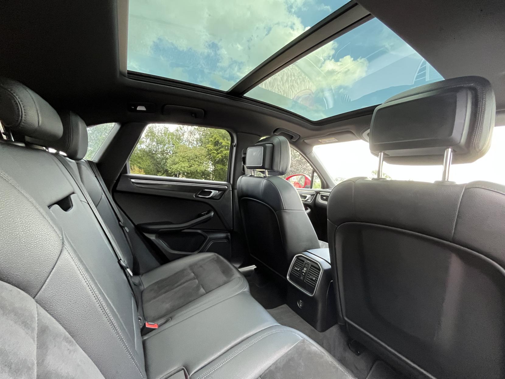 Porsche Macan 2.0T SUV 5dr Petrol PDK 4WD Euro 6 (s/s) (252 ps)