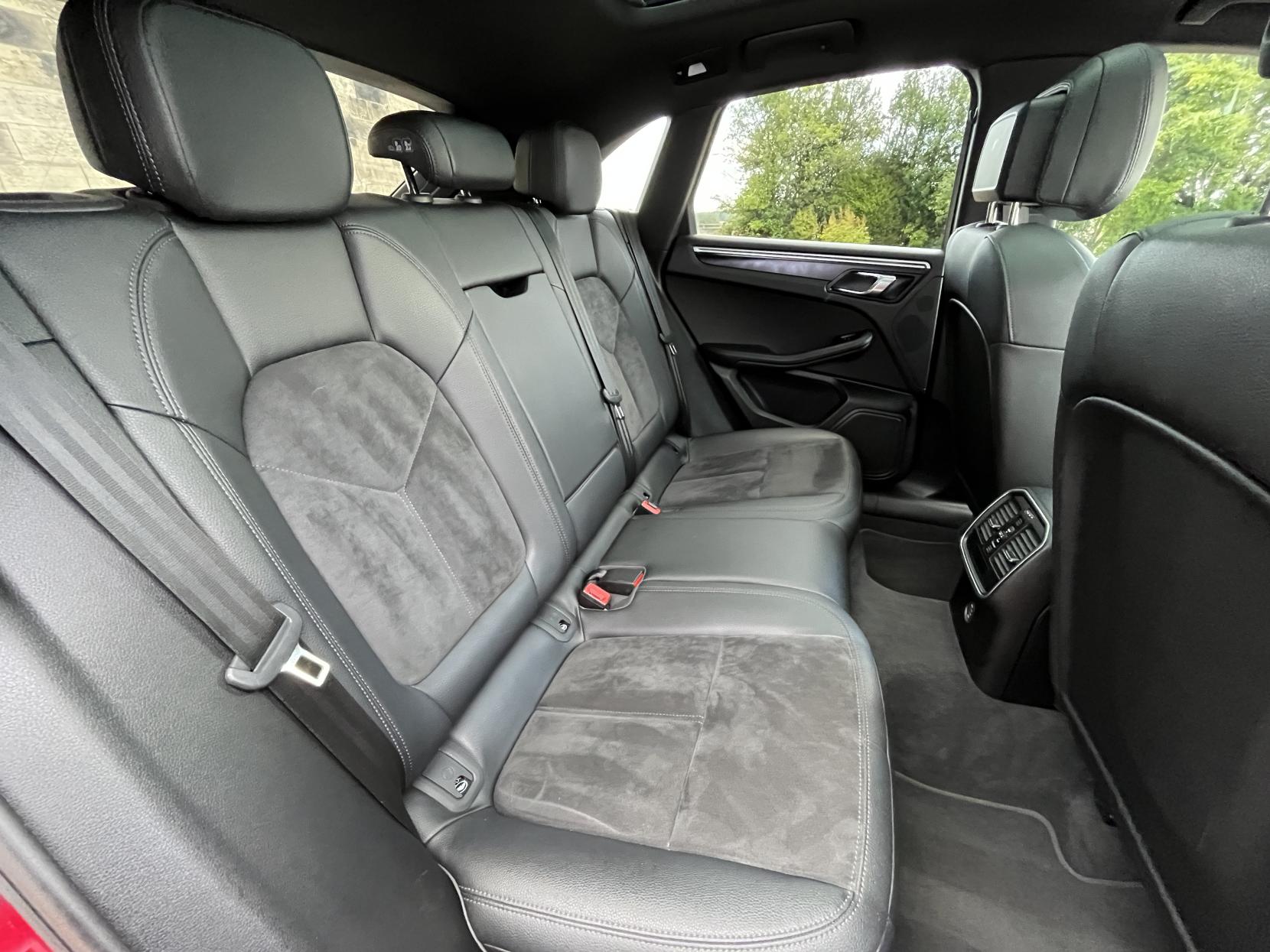Porsche Macan 2.0T SUV 5dr Petrol PDK 4WD Euro 6 (s/s) (252 ps)