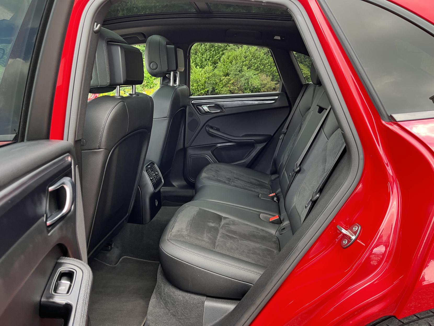 Porsche Macan 2.0T SUV 5dr Petrol PDK 4WD Euro 6 (s/s) (252 ps)