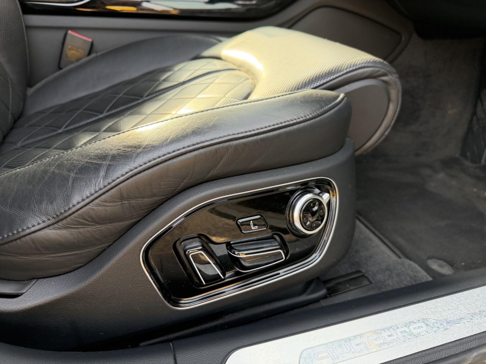 Audi A8 3.0 TDI V6 Black Edition Saloon 4dr Diesel Tiptronic quattro Euro 6 (s/s) (262 ps)