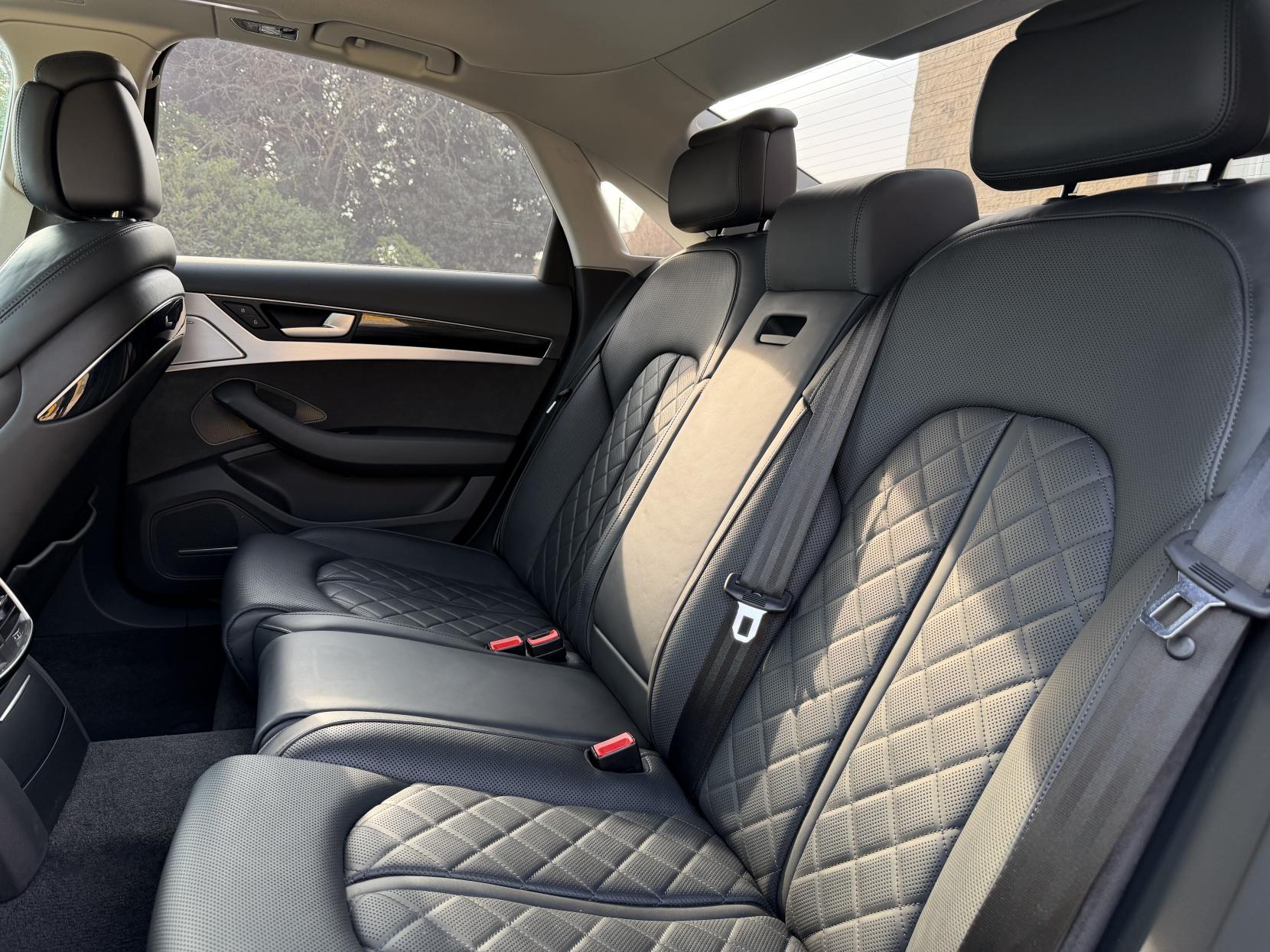 Audi A8 3.0 TDI V6 Black Edition Saloon 4dr Diesel Tiptronic quattro Euro 6 (s/s) (262 ps)