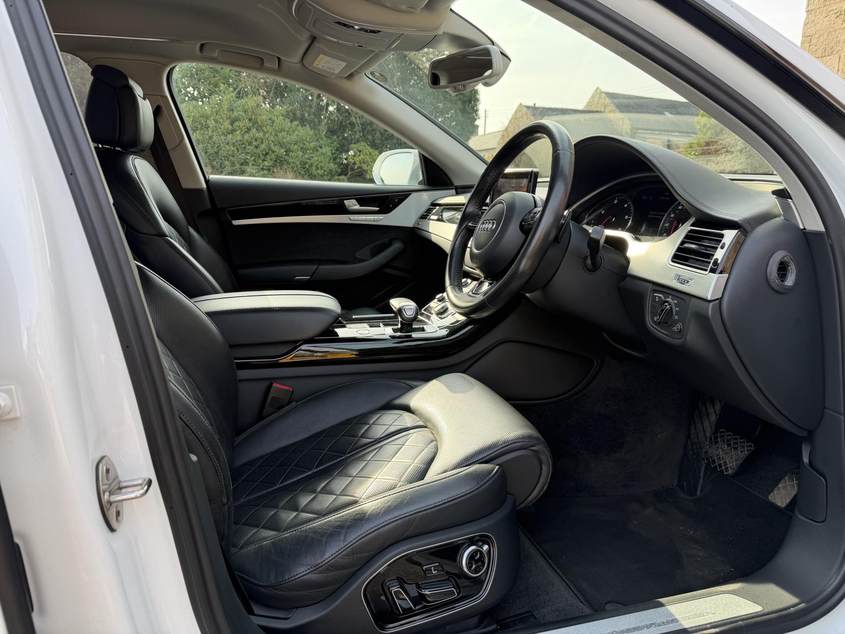 Audi A8 3.0 TDI V6 Black Edition Saloon 4dr Diesel Tiptronic quattro Euro 6 (s/s) (262 ps)