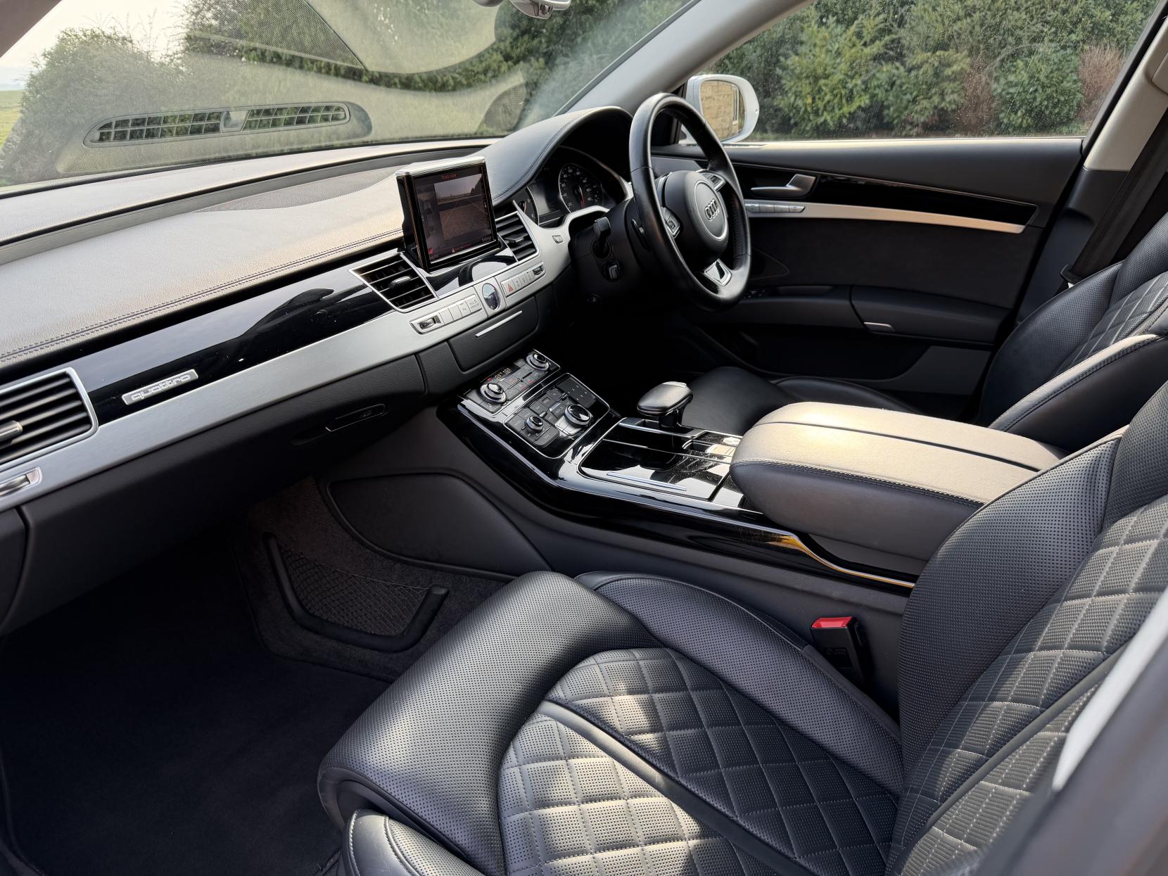 Audi A8 3.0 TDI V6 Black Edition Saloon 4dr Diesel Tiptronic quattro Euro 6 (s/s) (262 ps)