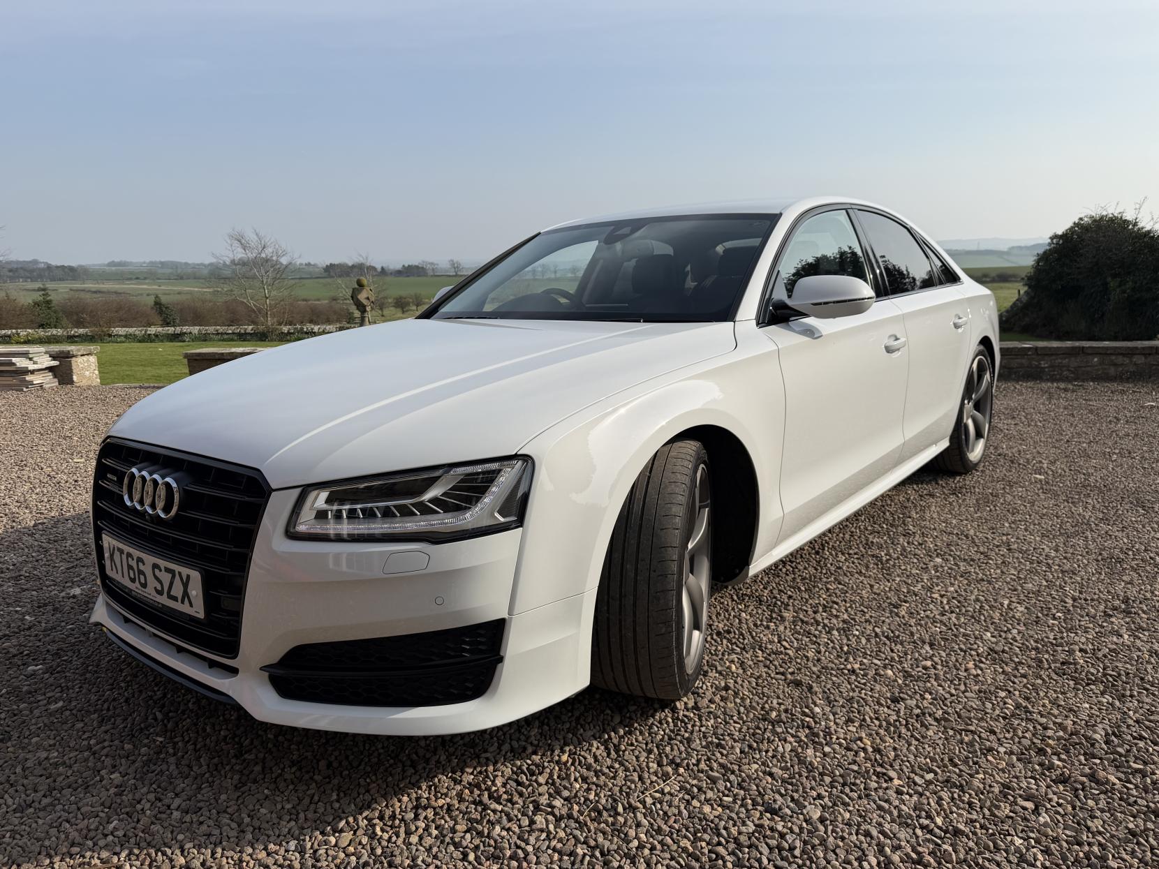 Audi A8 3.0 TDI V6 Black Edition Saloon 4dr Diesel Tiptronic quattro Euro 6 (s/s) (262 ps)