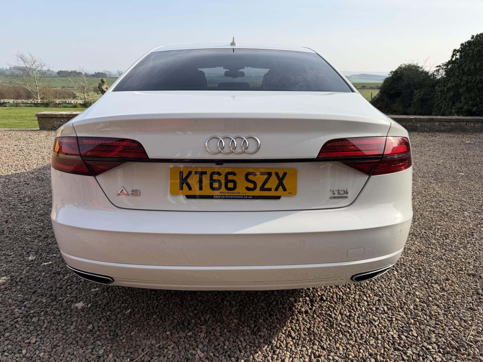 Audi A8 3.0 TDI V6 Black Edition Saloon 4dr Diesel Tiptronic quattro Euro 6 (s/s) (262 ps)