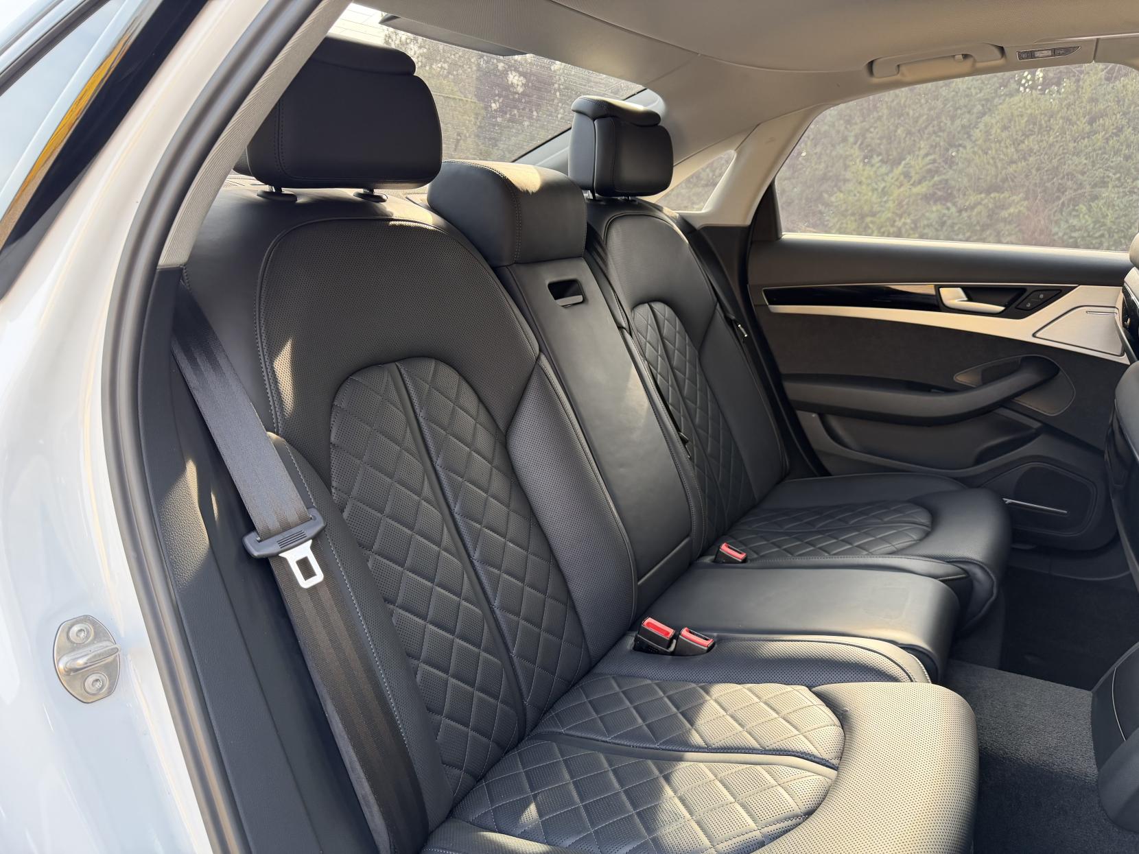 Audi A8 3.0 TDI V6 Black Edition Saloon 4dr Diesel Tiptronic quattro Euro 6 (s/s) (262 ps)