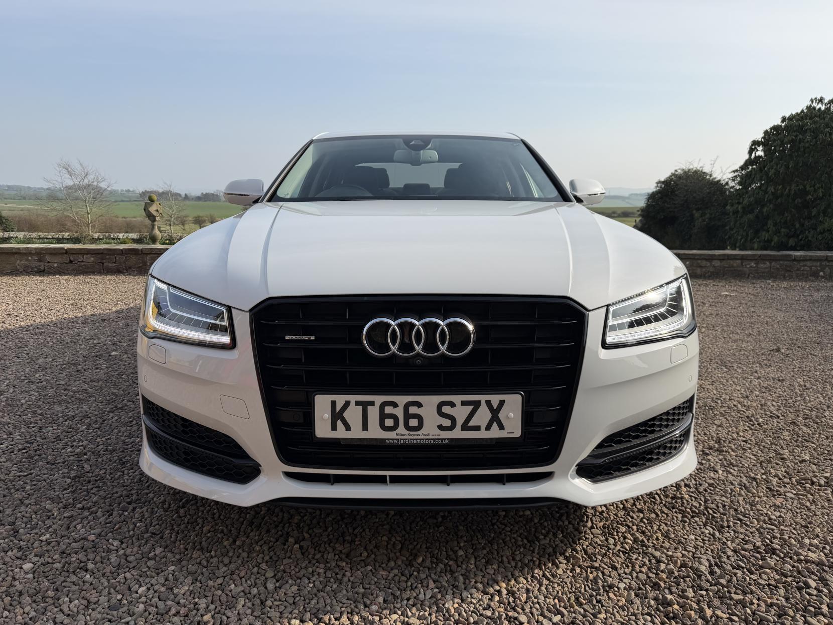 Audi A8 3.0 TDI V6 Black Edition Saloon 4dr Diesel Tiptronic quattro Euro 6 (s/s) (262 ps)