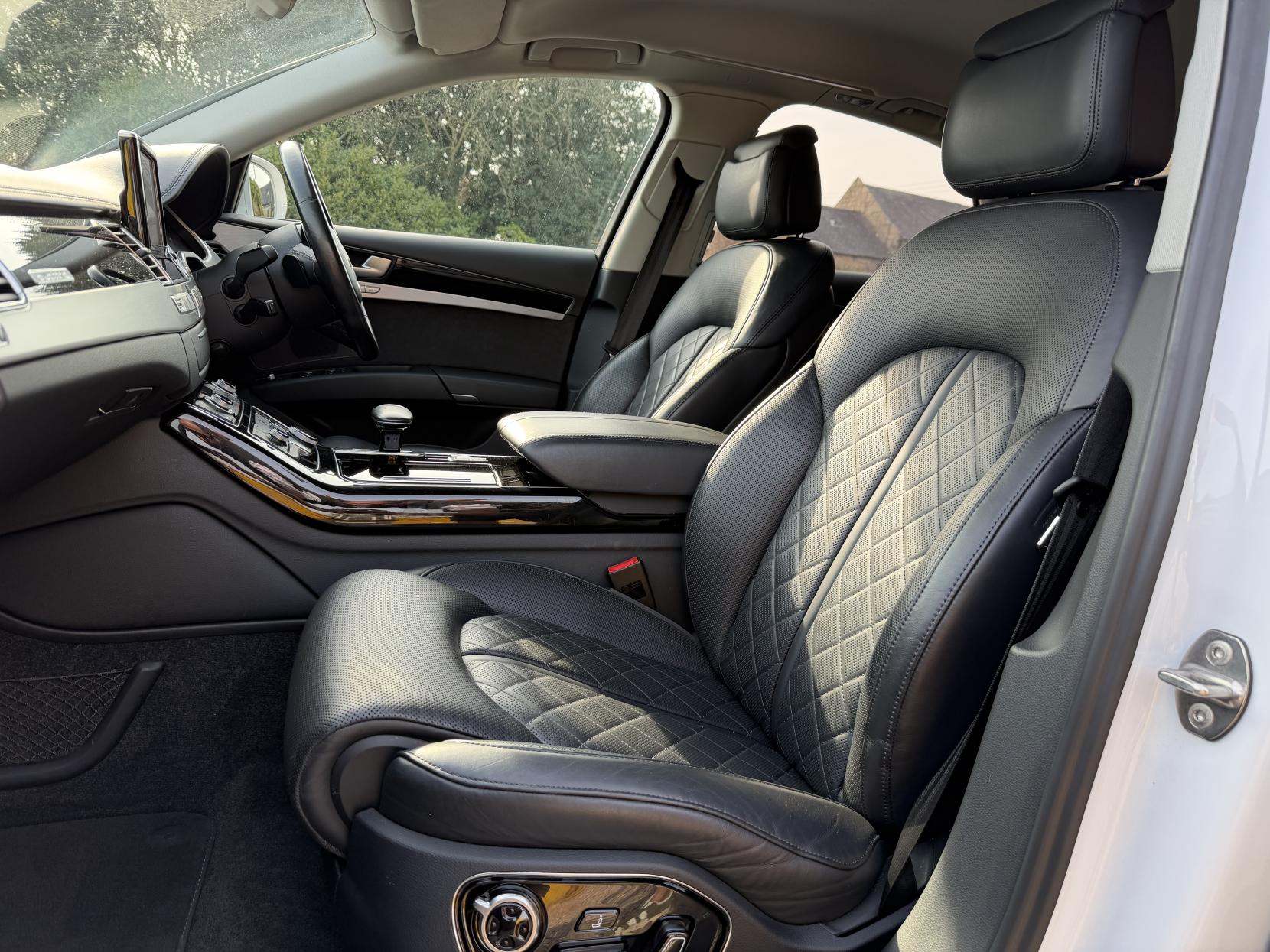 Audi A8 3.0 TDI V6 Black Edition Saloon 4dr Diesel Tiptronic quattro Euro 6 (s/s) (262 ps)