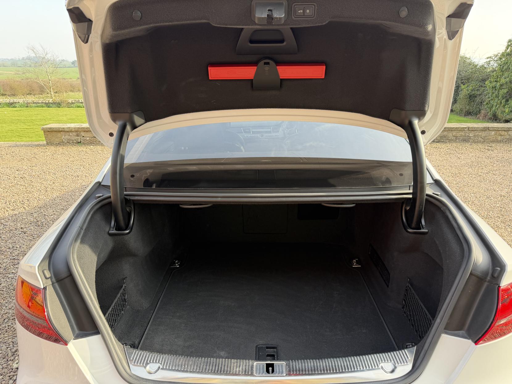 Audi A8 3.0 TDI V6 Black Edition Saloon 4dr Diesel Tiptronic quattro Euro 6 (s/s) (262 ps)