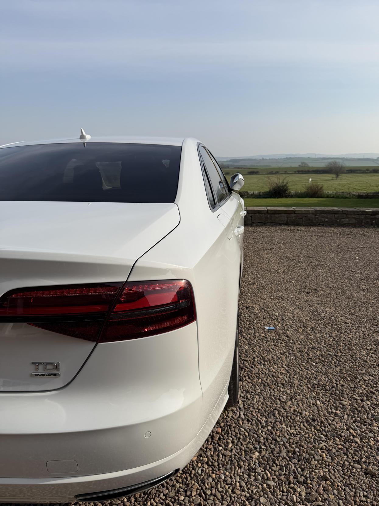 Audi A8 3.0 TDI V6 Black Edition Saloon 4dr Diesel Tiptronic quattro Euro 6 (s/s) (262 ps)