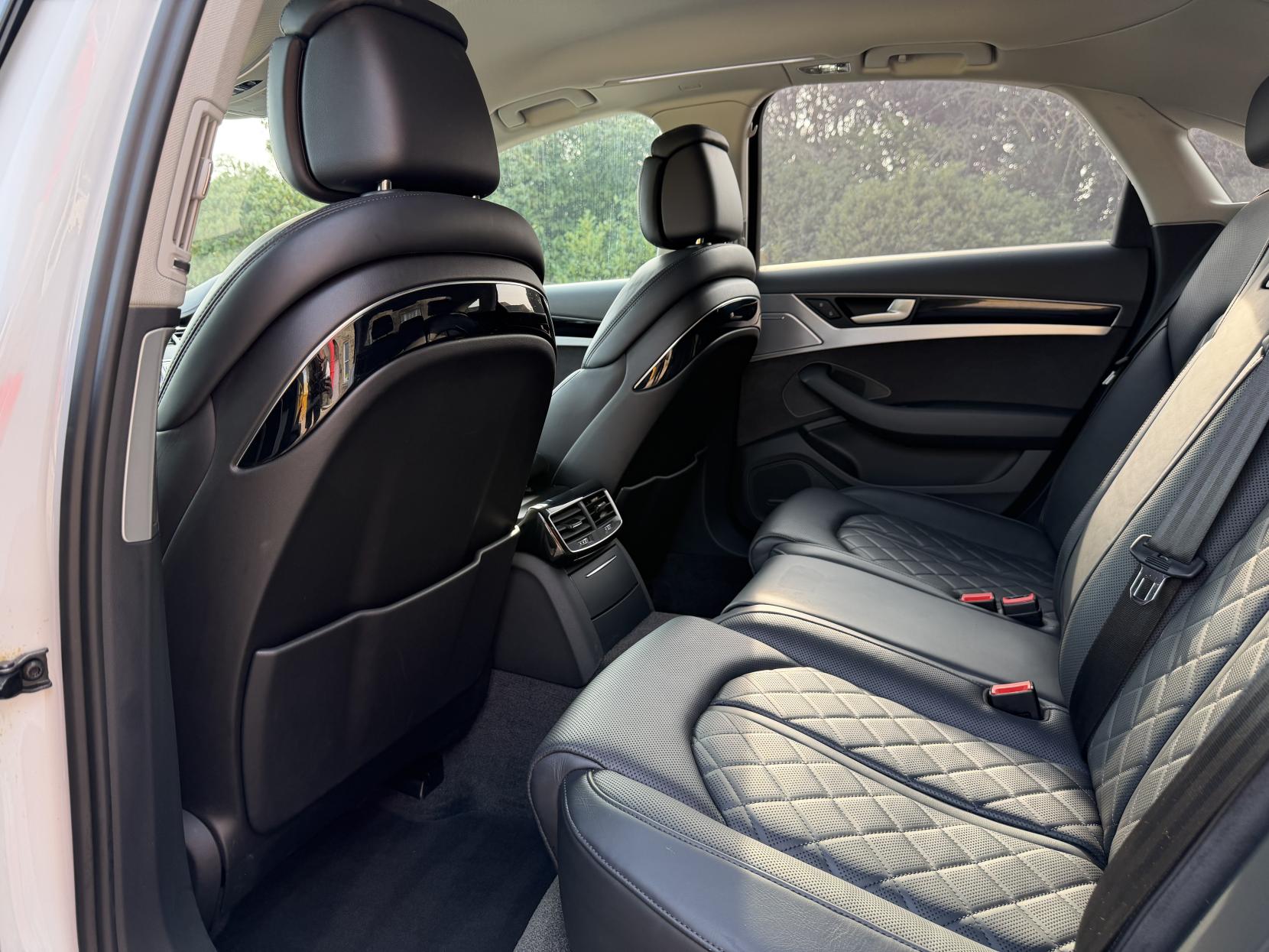 Audi A8 3.0 TDI V6 Black Edition Saloon 4dr Diesel Tiptronic quattro Euro 6 (s/s) (262 ps)