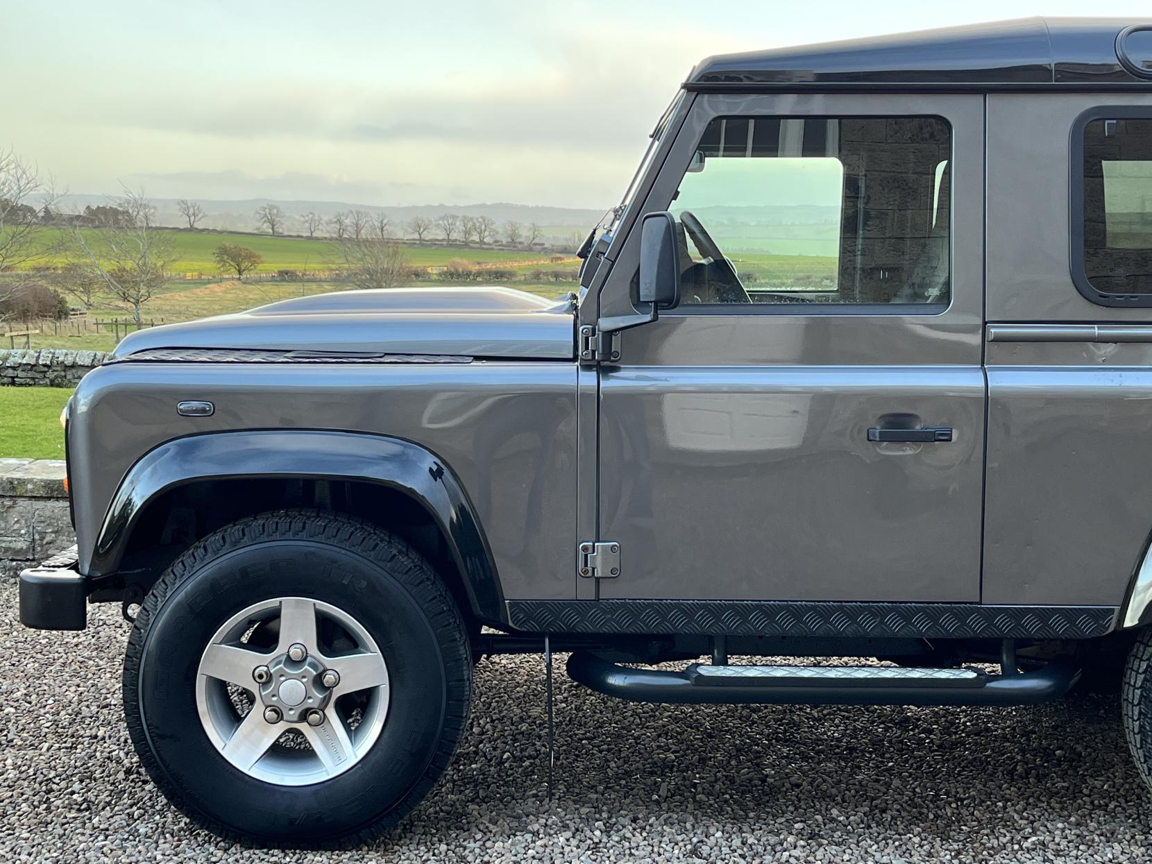 Land Rover Defender 90 2.2 TDCi Landmark Station Wagon Double Cab 3dr Diesel Manual 4WD SWB Euro 5 (122 ps)