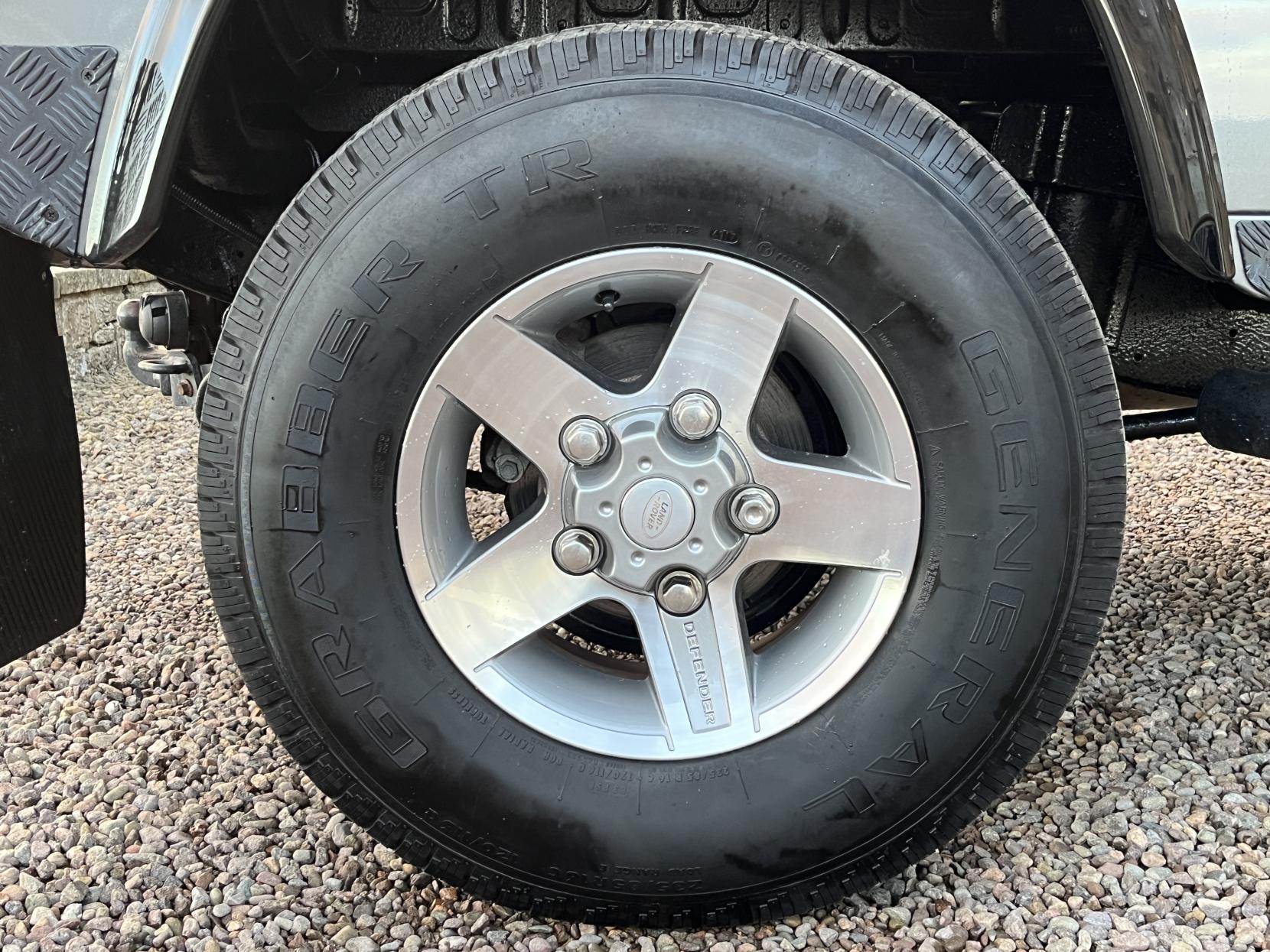 Land Rover Defender 90 2.2 TDCi Landmark Station Wagon Double Cab 3dr Diesel Manual 4WD SWB Euro 5 (122 ps)