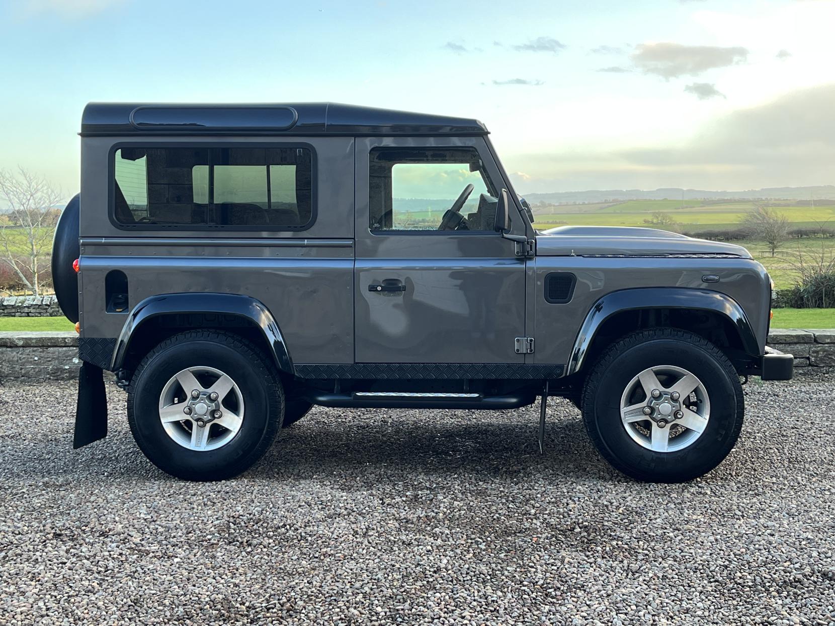 Land Rover Defender 90 2.2 TDCi Landmark Station Wagon Double Cab 3dr Diesel Manual 4WD SWB Euro 5 (122 ps)
