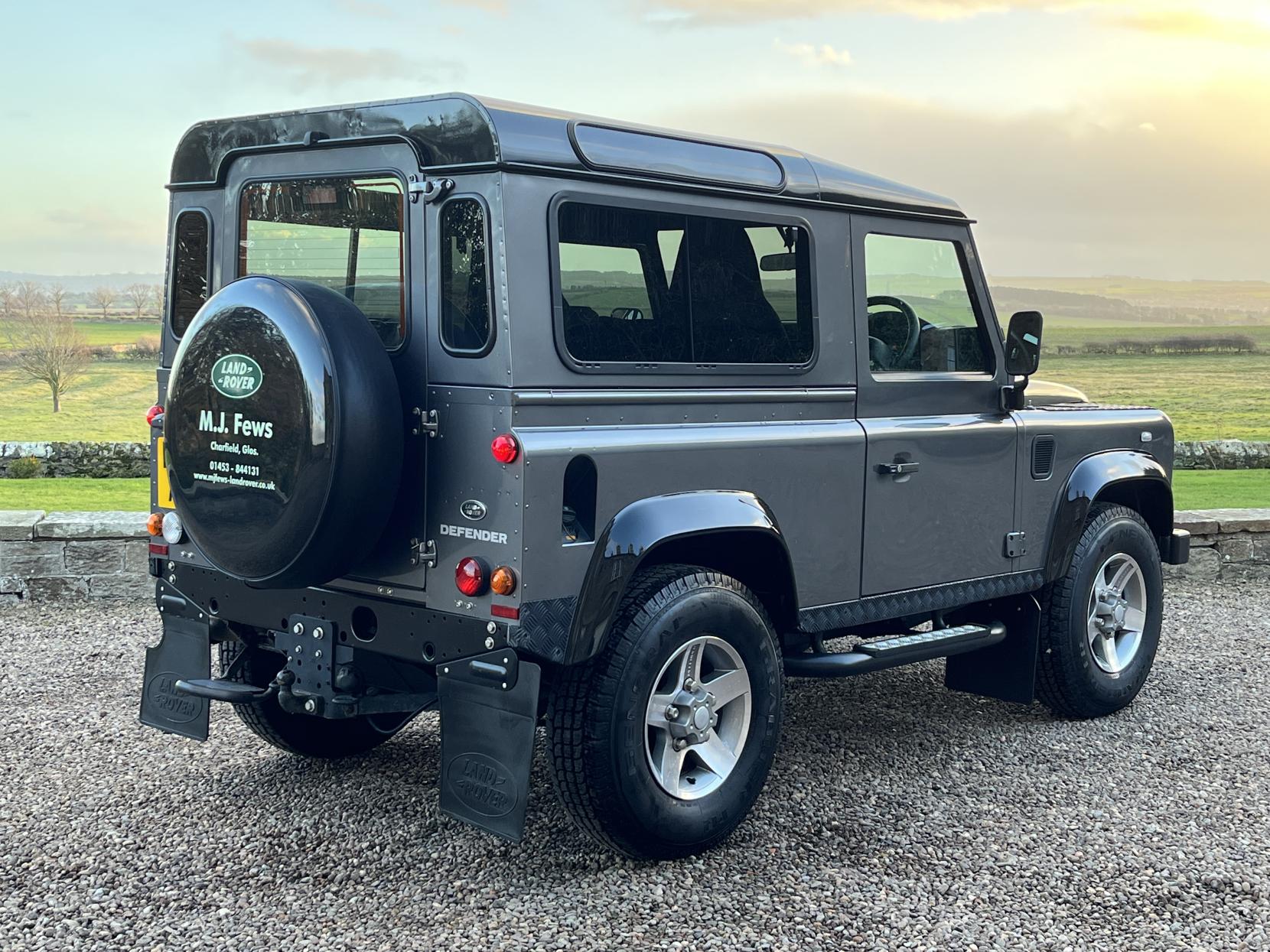 Land Rover Defender 90 2.2 TDCi Landmark Station Wagon Double Cab 3dr Diesel Manual 4WD SWB Euro 5 (122 ps)