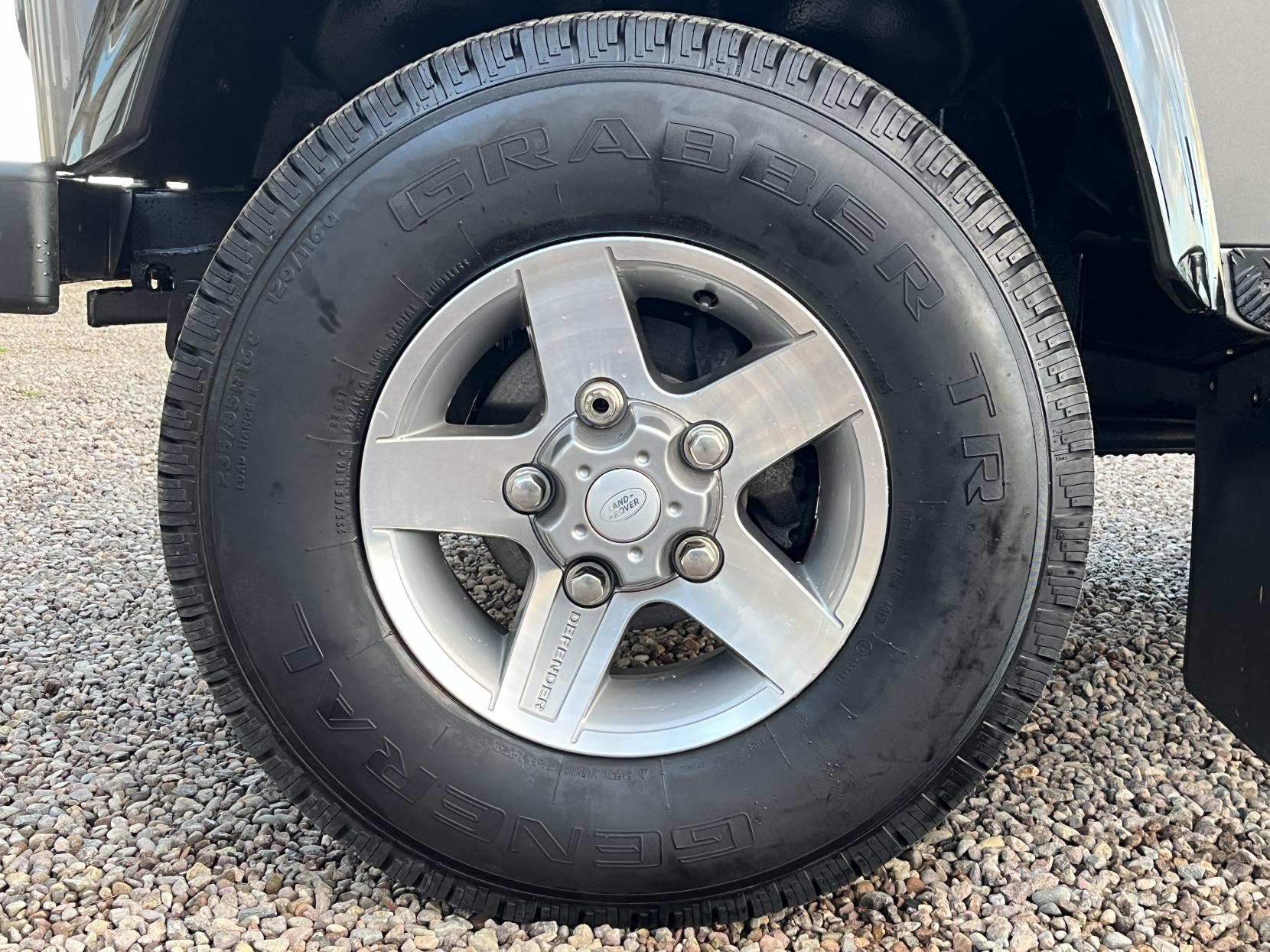 Land Rover Defender 90 2.2 TDCi Landmark Station Wagon Double Cab 3dr Diesel Manual 4WD SWB Euro 5 (122 ps)