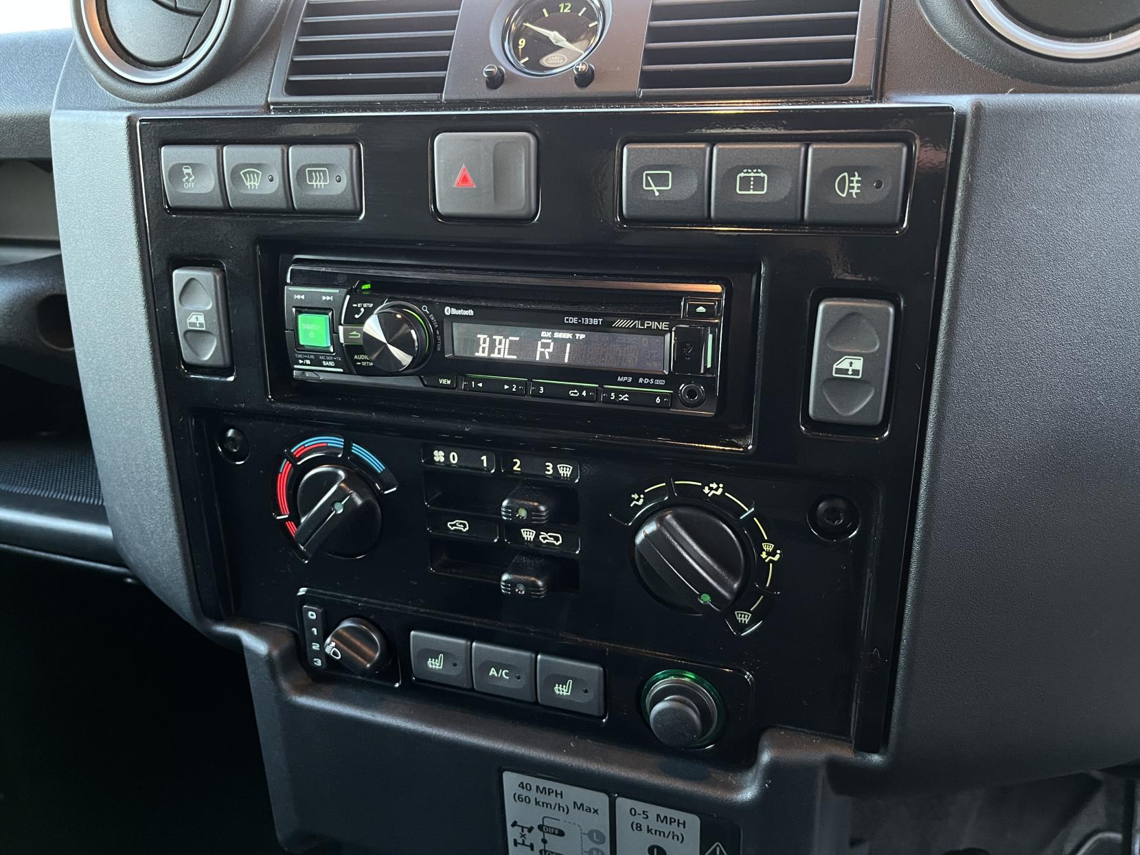 Land Rover Defender 90 2.2 TDCi Landmark Station Wagon Double Cab 3dr Diesel Manual 4WD SWB Euro 5 (122 ps)