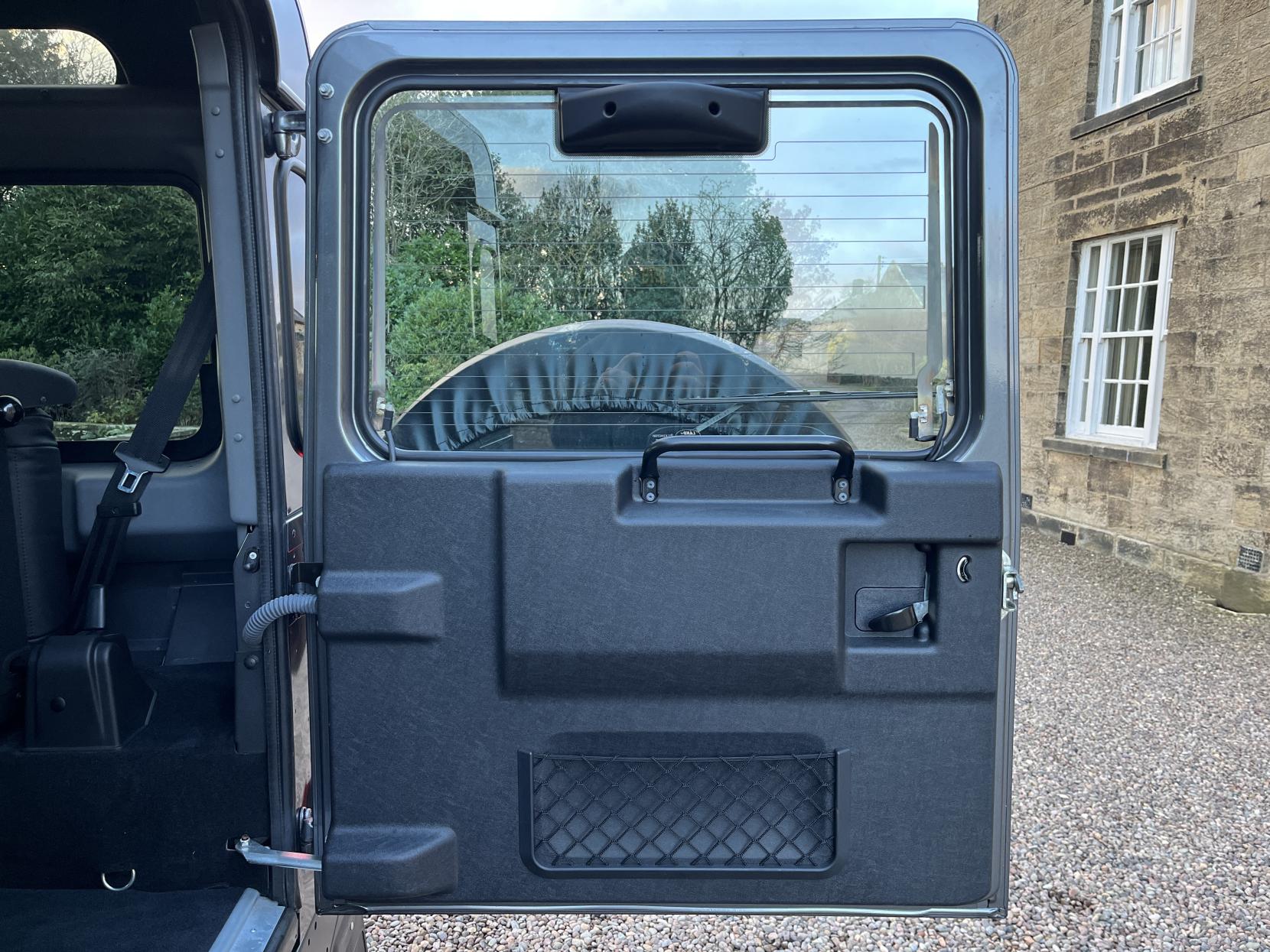 Land Rover Defender 90 2.2 TDCi Landmark Station Wagon Double Cab 3dr Diesel Manual 4WD SWB Euro 5 (122 ps)