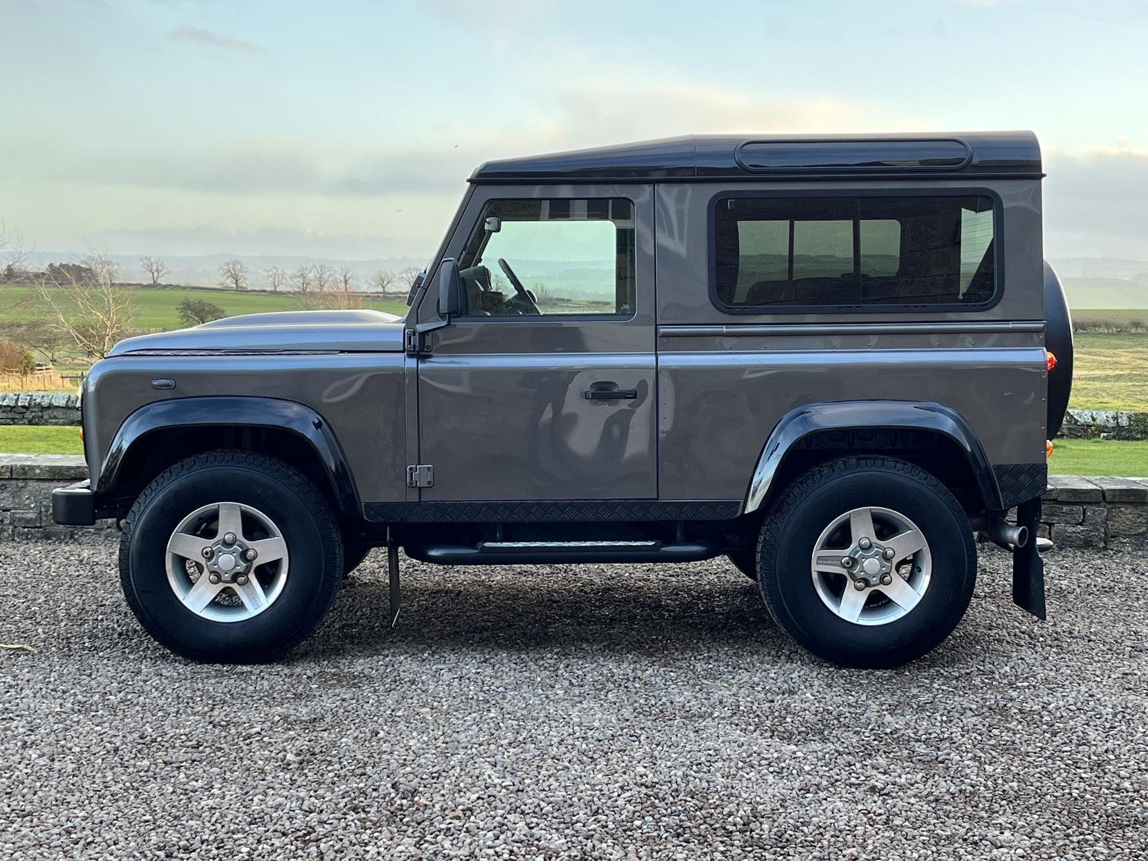 Land Rover Defender 90 2.2 TDCi Landmark Station Wagon Double Cab 3dr Diesel Manual 4WD SWB Euro 5 (122 ps)