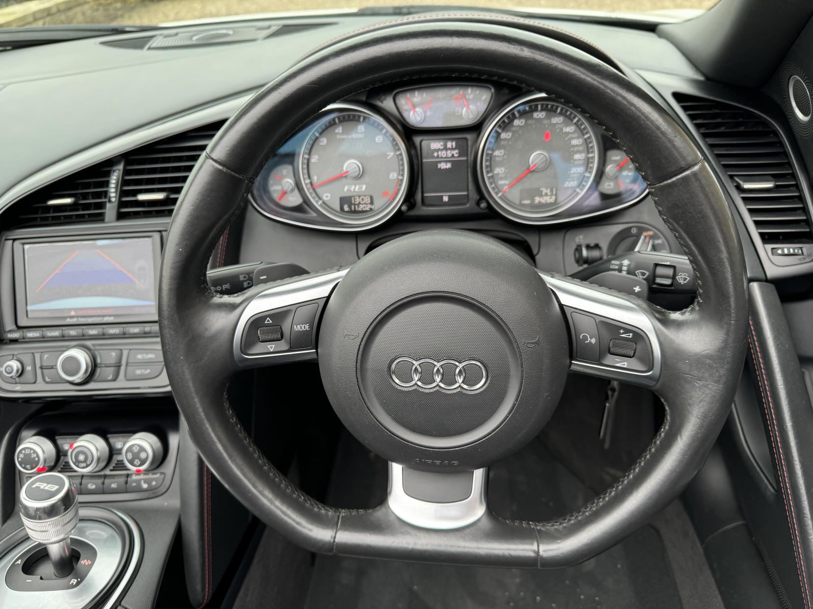 Audi R8 4.2 FSI V8 Spyder 2dr Petrol R Tronic quattro Euro 5 (430 ps)