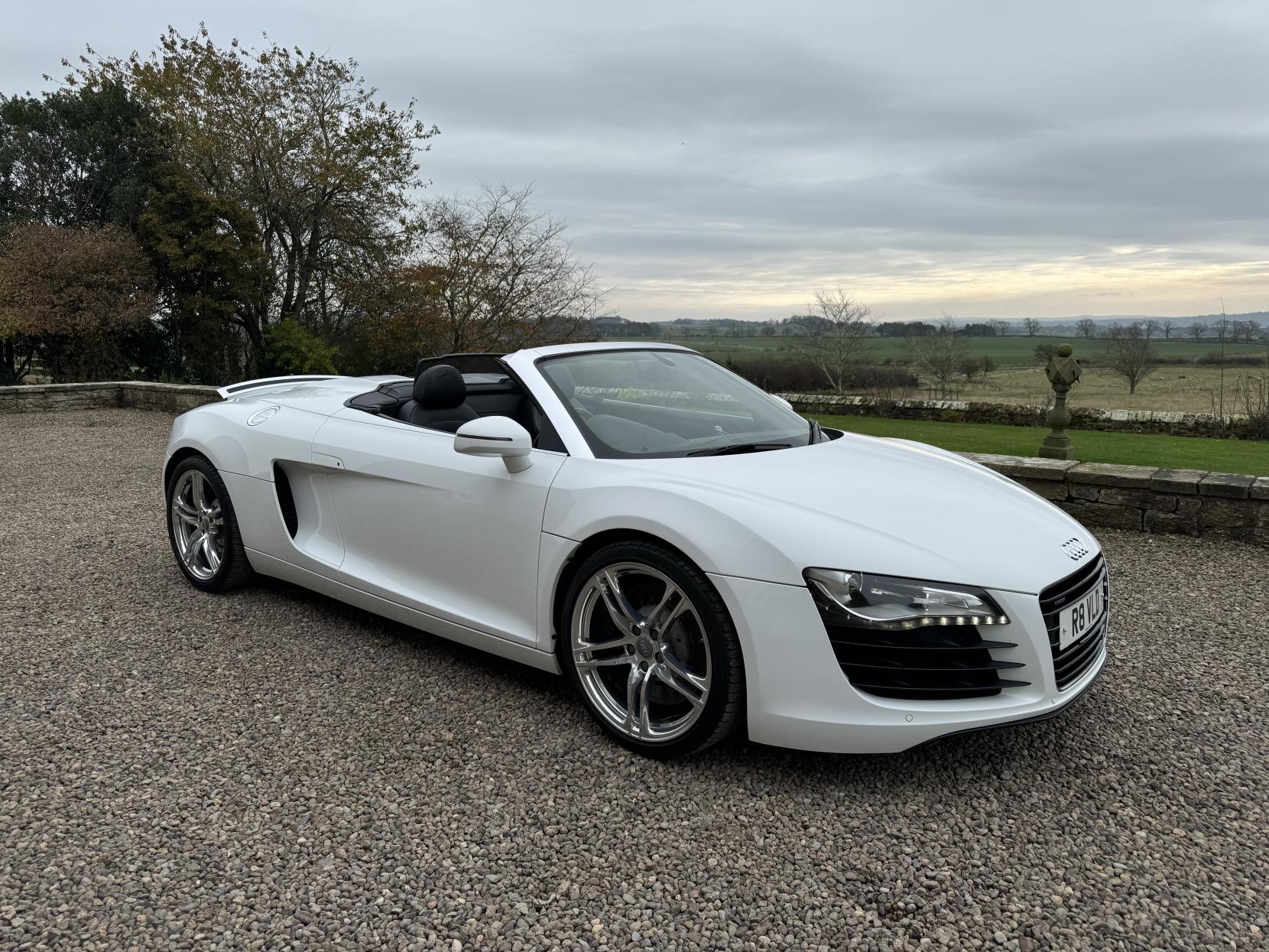 Audi R8 4.2 FSI V8 Spyder 2dr Petrol R Tronic quattro Euro 5 (430 ps)