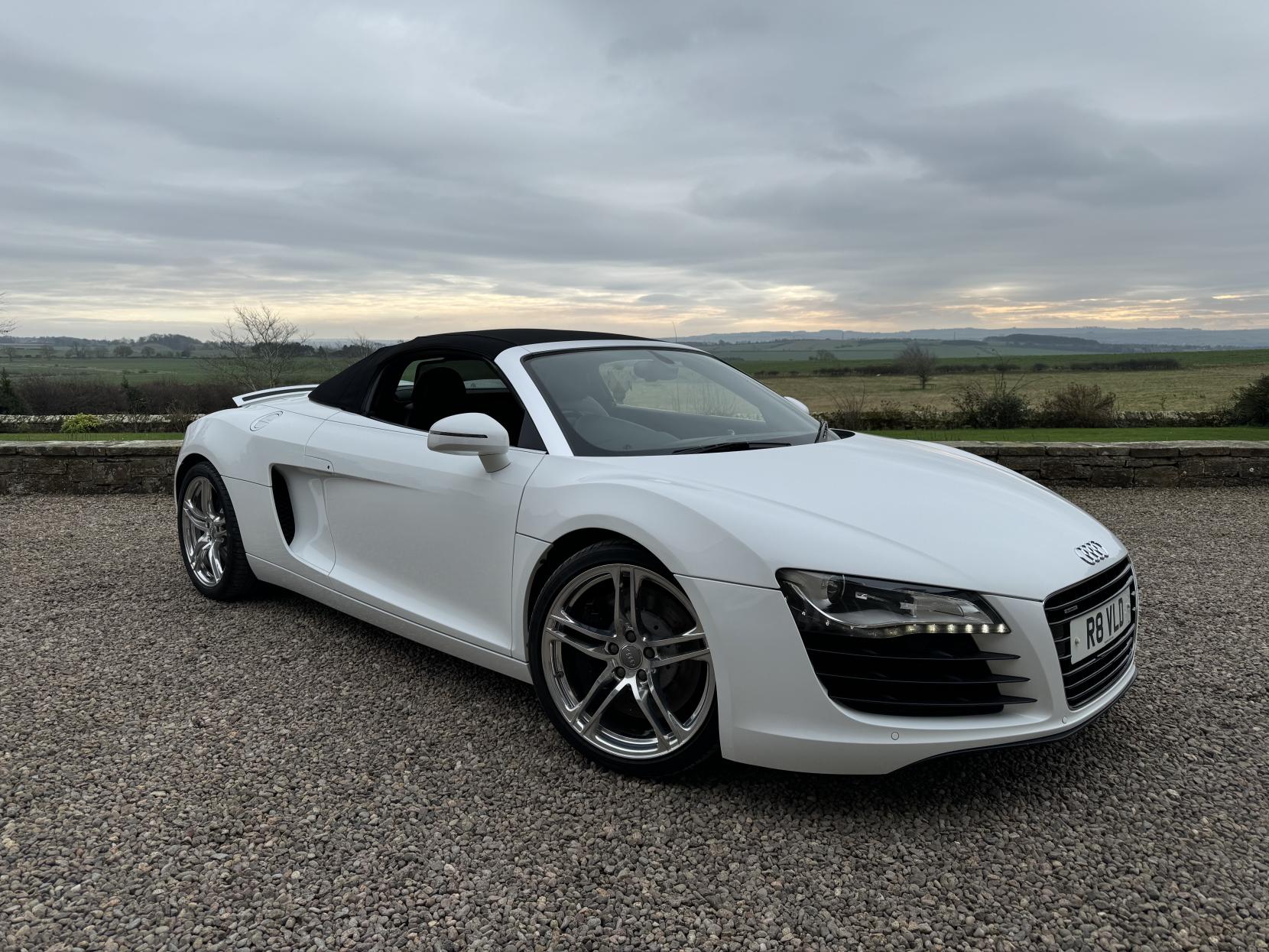 Audi R8 4.2 FSI V8 Spyder 2dr Petrol R Tronic quattro Euro 5 (430 ps)