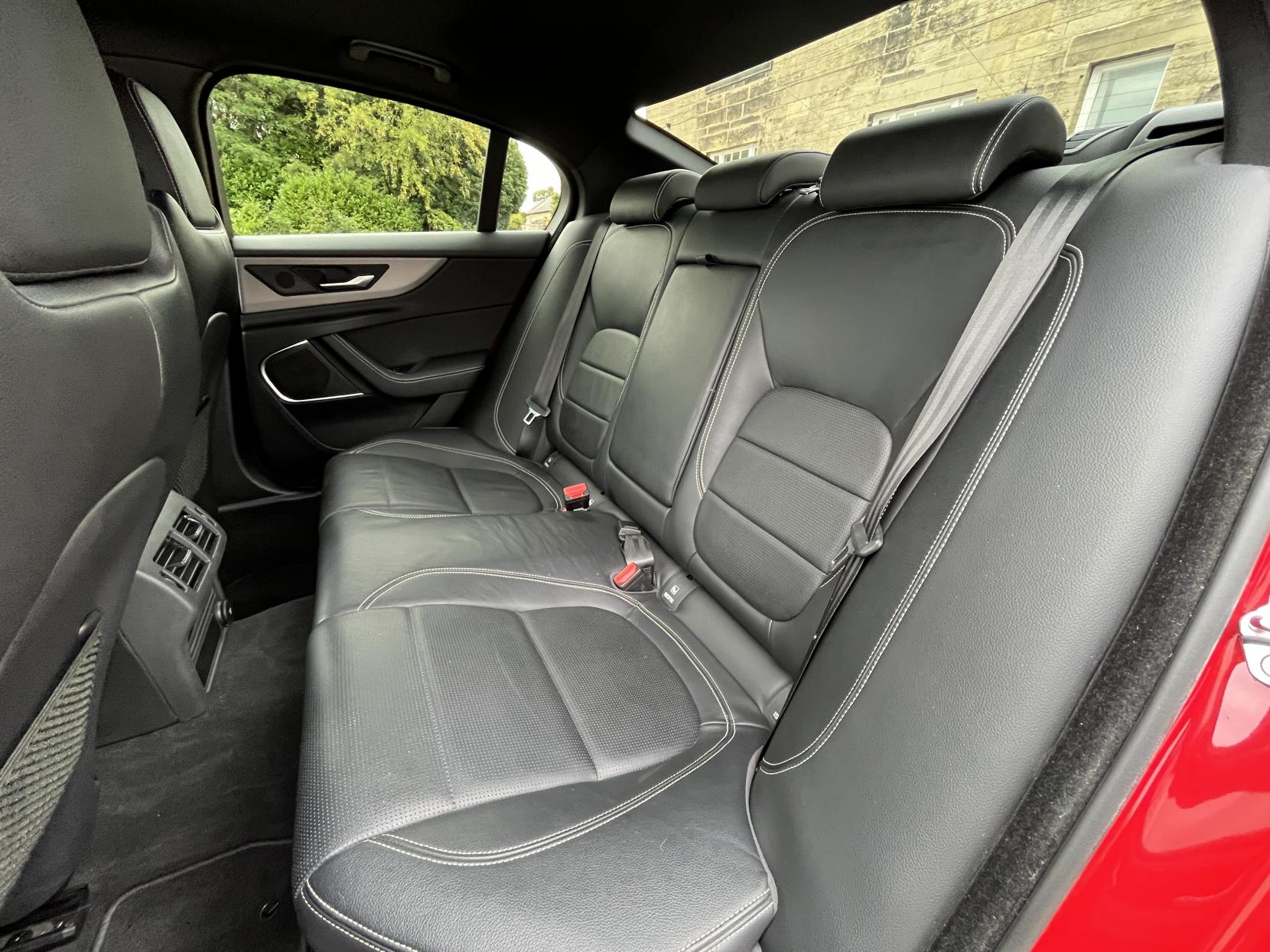 Jaguar XE 2.0 P250i R-Dynamic S Saloon 4dr Petrol Auto Euro 6 (s/s) (250 ps)