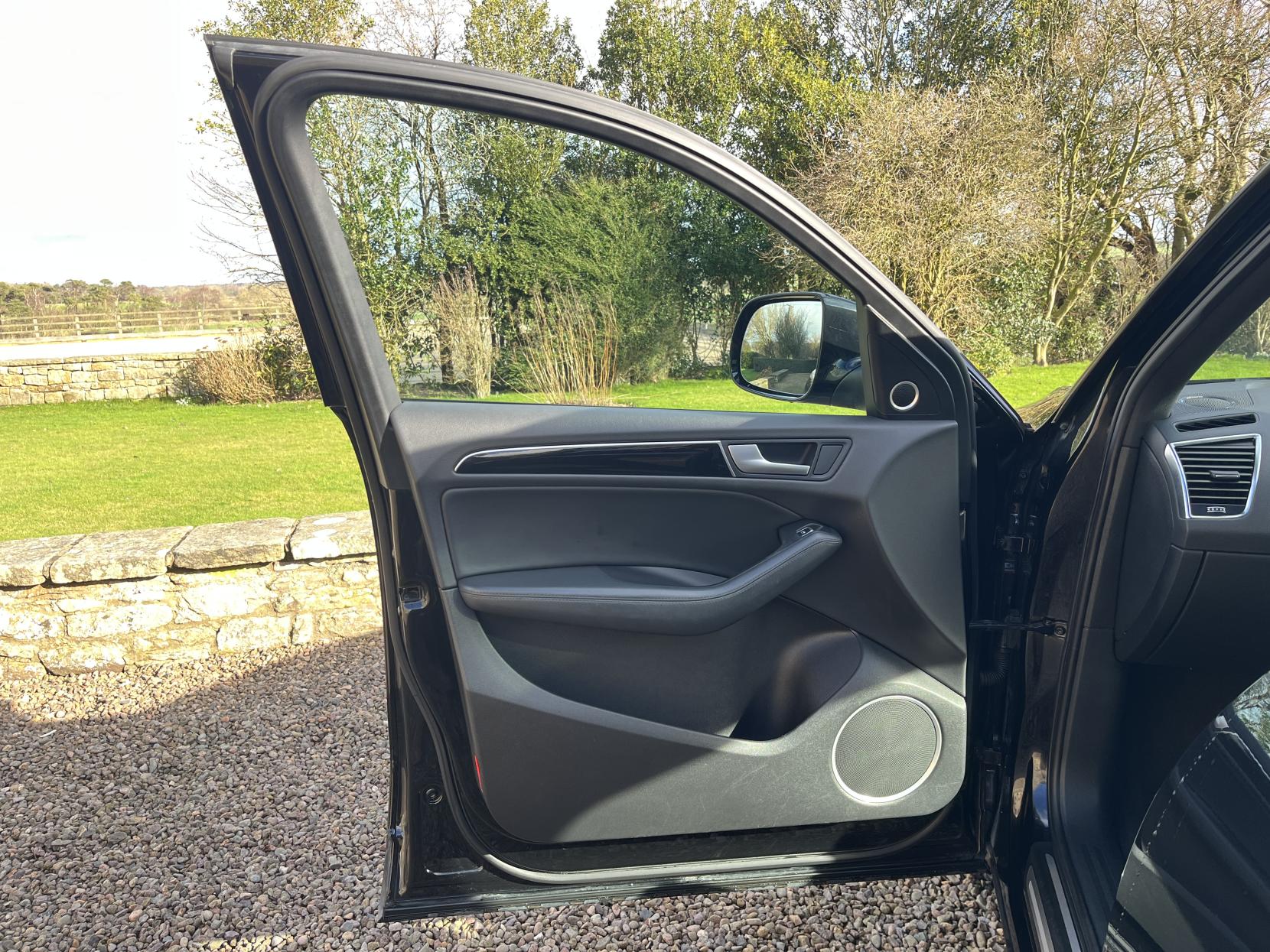 Audi Q5 2.0 TDI S line Plus SUV 5dr Diesel S Tronic quattro Euro 5 (s/s) (177 ps)