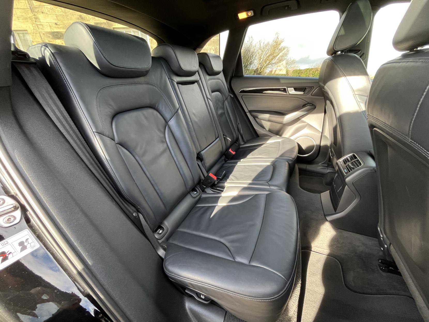 Audi Q5 2.0 TDI S line Plus SUV 5dr Diesel S Tronic quattro Euro 5 (s/s) (177 ps)