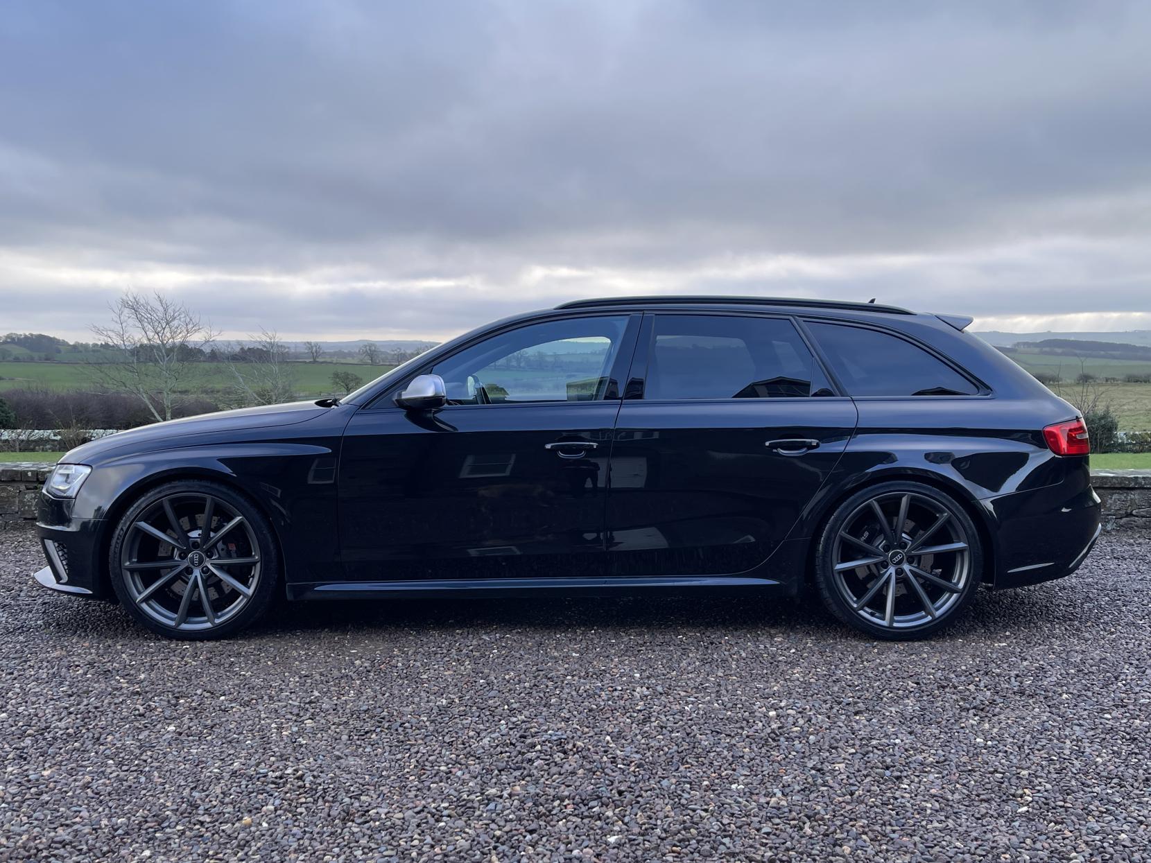 Audi RS4 Avant 4.2 FSI V8 Estate 5dr Petrol S Tronic quattro Euro 5 (450 ps)