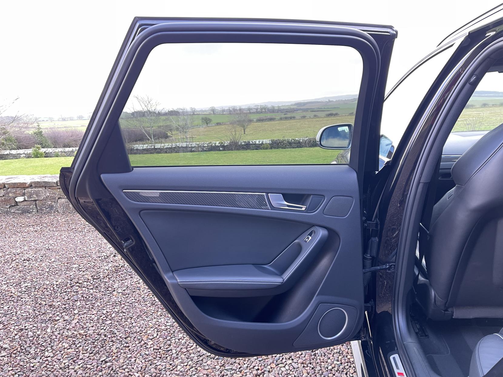 Audi RS4 Avant 4.2 FSI V8 Estate 5dr Petrol S Tronic quattro Euro 5 (450 ps)