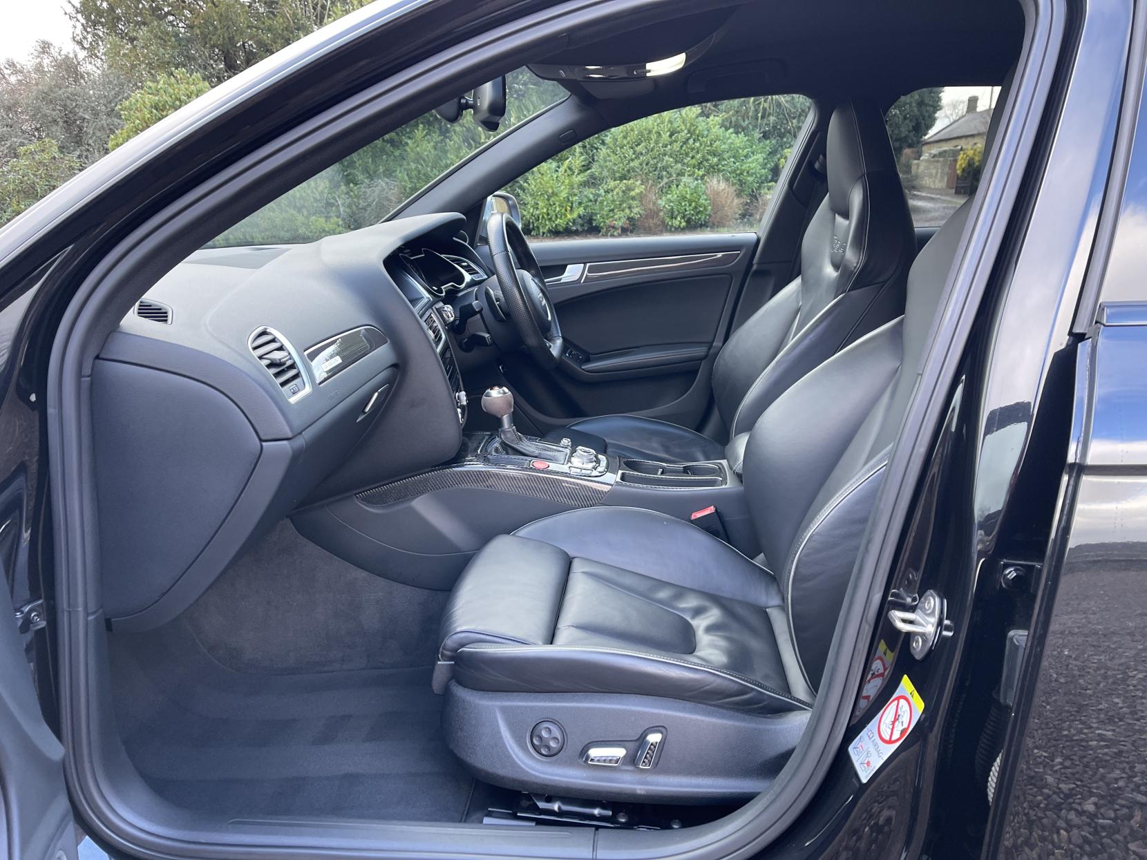 Audi RS4 Avant 4.2 FSI V8 Estate 5dr Petrol S Tronic quattro Euro 5 (450 ps)