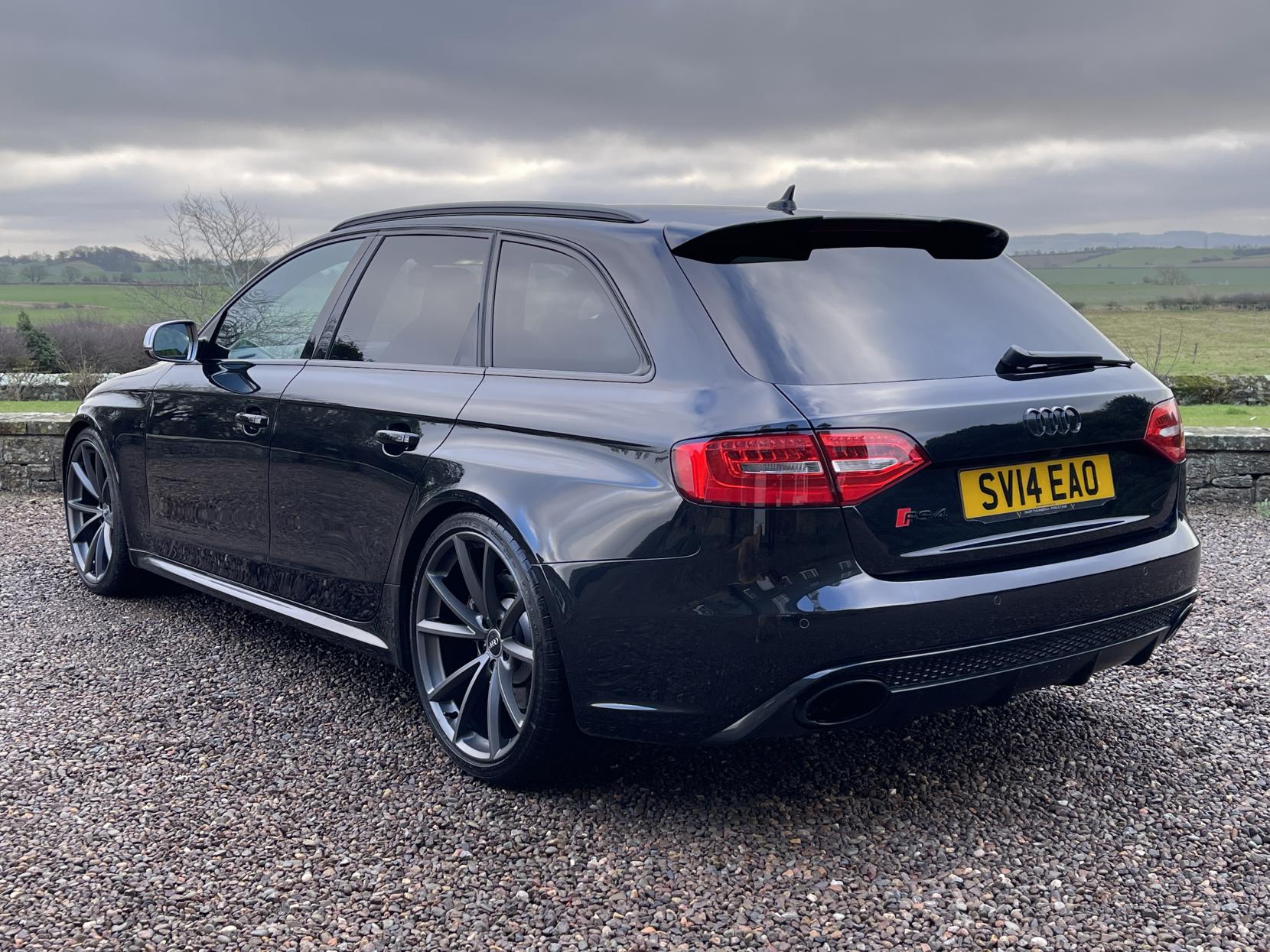 Audi RS4 Avant 4.2 FSI V8 Estate 5dr Petrol S Tronic quattro Euro 5 (450 ps)
