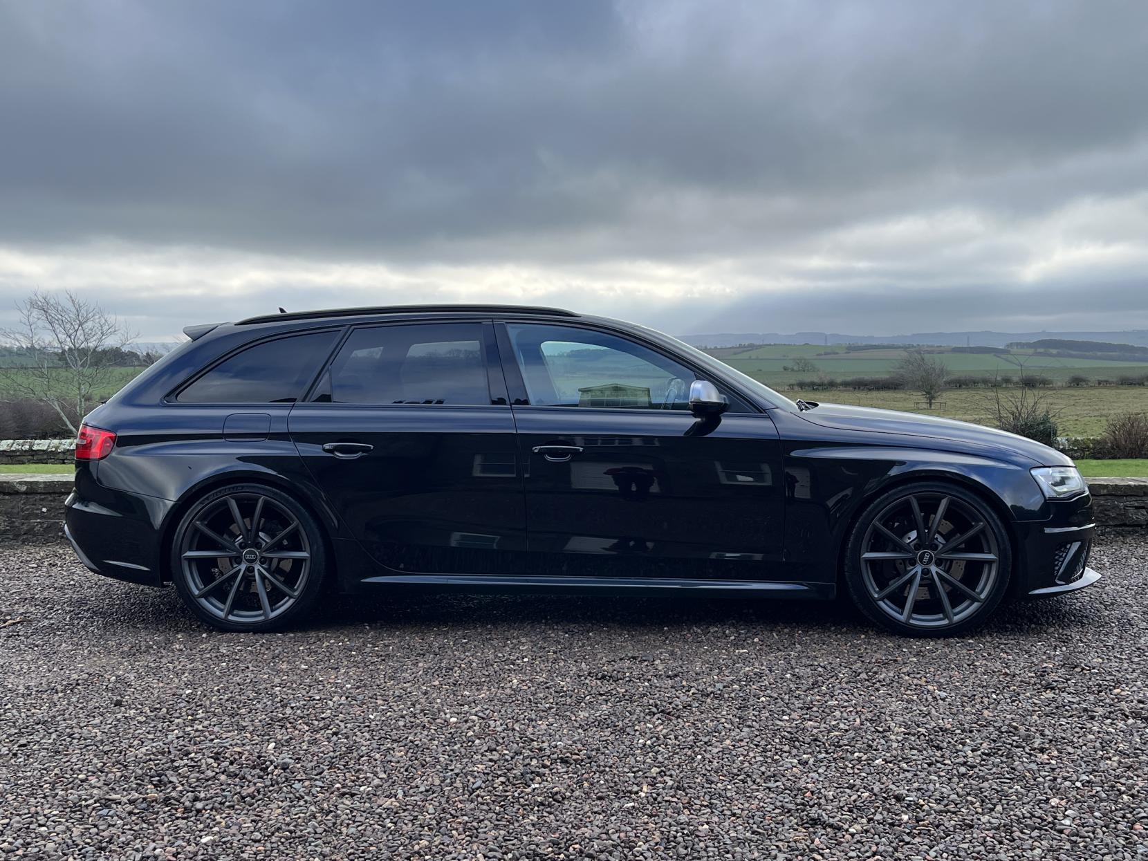 Audi RS4 Avant 4.2 FSI V8 Estate 5dr Petrol S Tronic quattro Euro 5 (450 ps)
