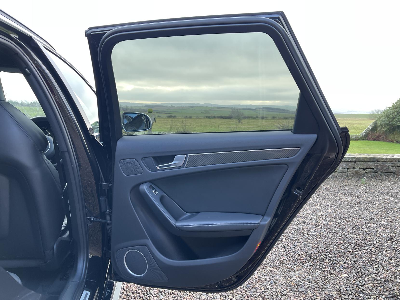 Audi RS4 Avant 4.2 FSI V8 Estate 5dr Petrol S Tronic quattro Euro 5 (450 ps)