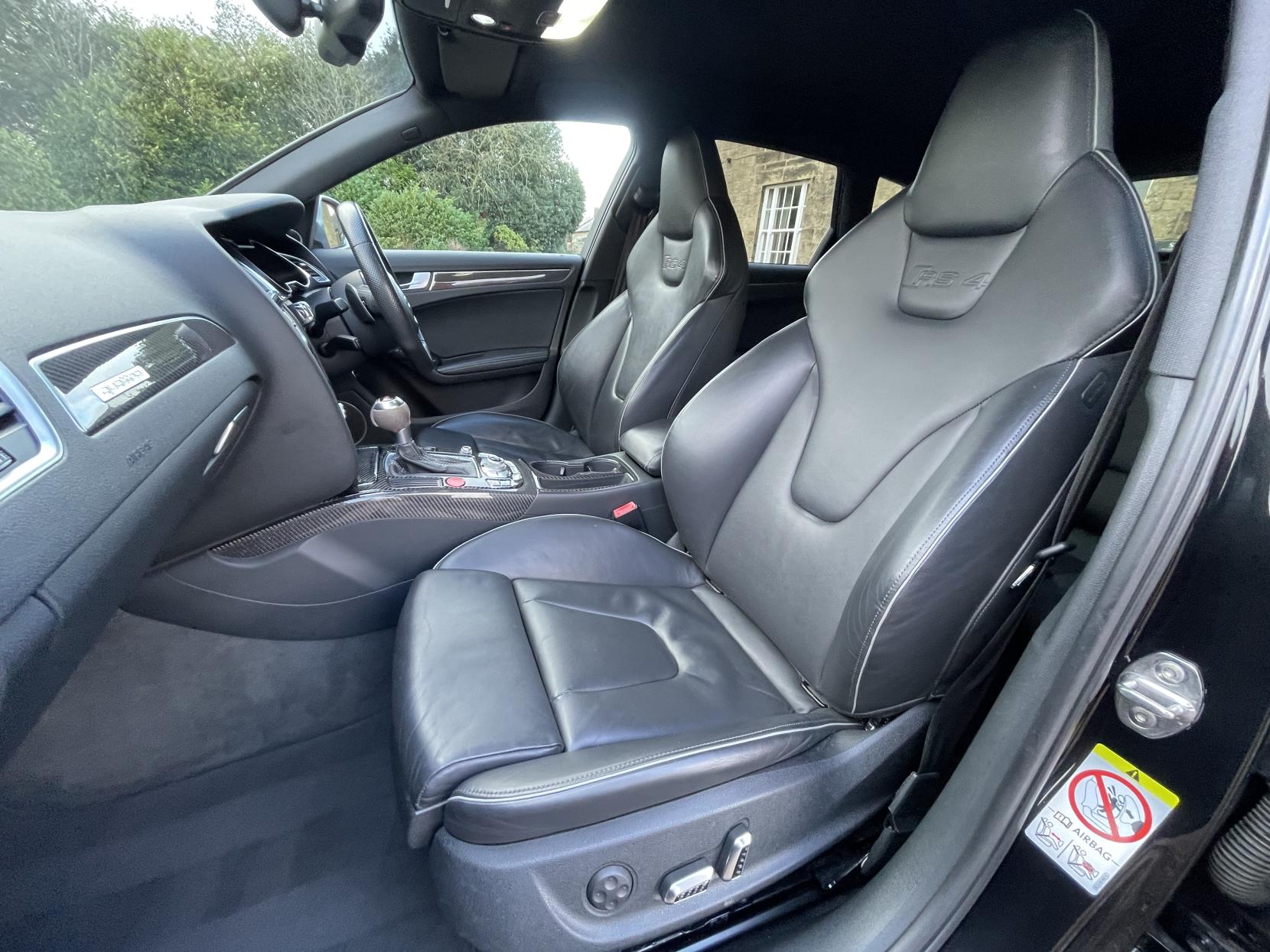Audi RS4 Avant 4.2 FSI V8 Estate 5dr Petrol S Tronic quattro Euro 5 (450 ps)