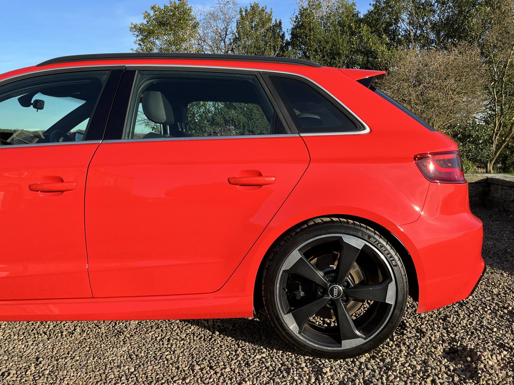 Audi RS3 2.5 TFSI Sportback 5dr Petrol S Tronic quattro Euro 6 (s/s) (Nav) (367 ps)