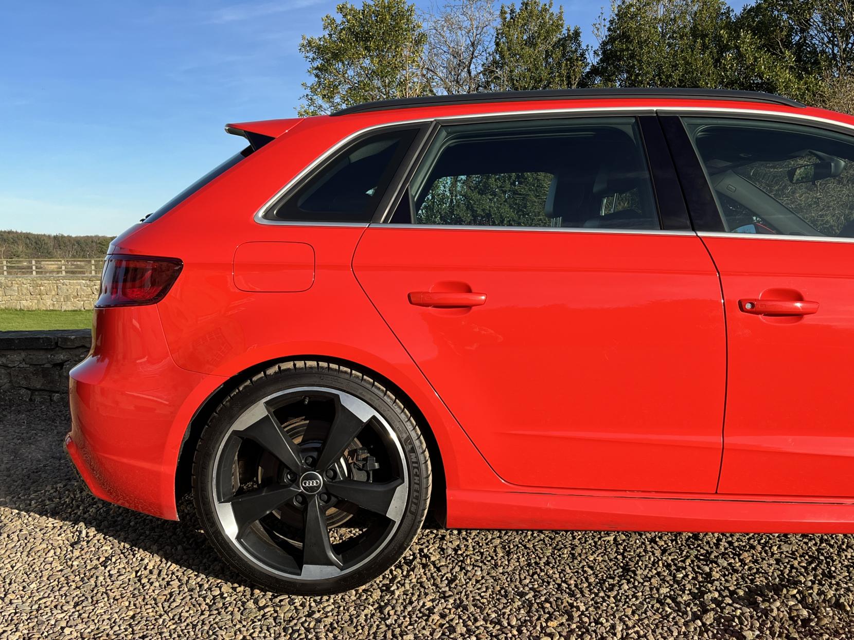 Audi RS3 2.5 TFSI Sportback 5dr Petrol S Tronic quattro Euro 6 (s/s) (Nav) (367 ps)