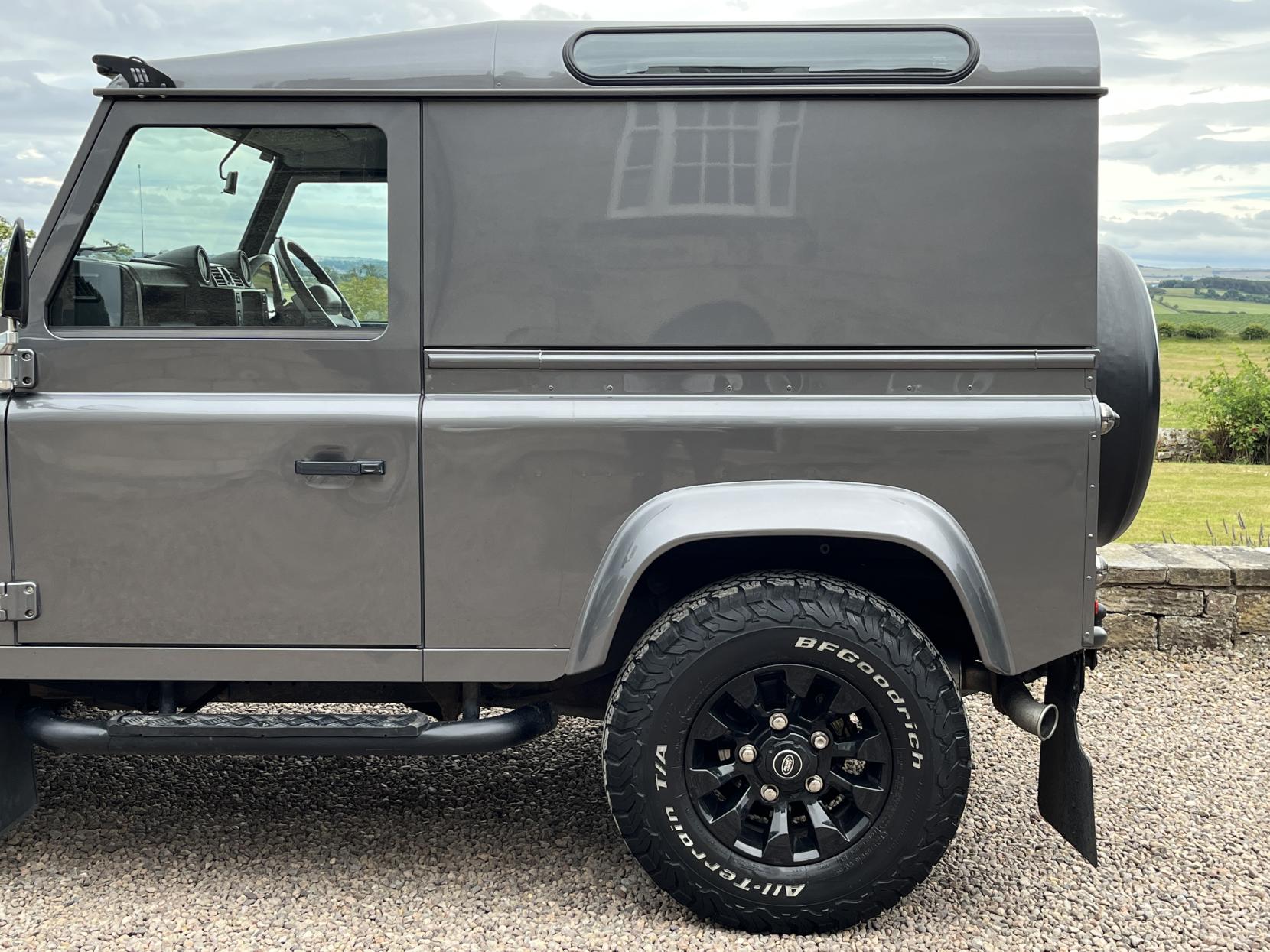 Land Rover Defender 90 2.2 TDCi XS Hard Top SUV 3dr Diesel Manual 4WD SWB Euro 5 (122 ps)