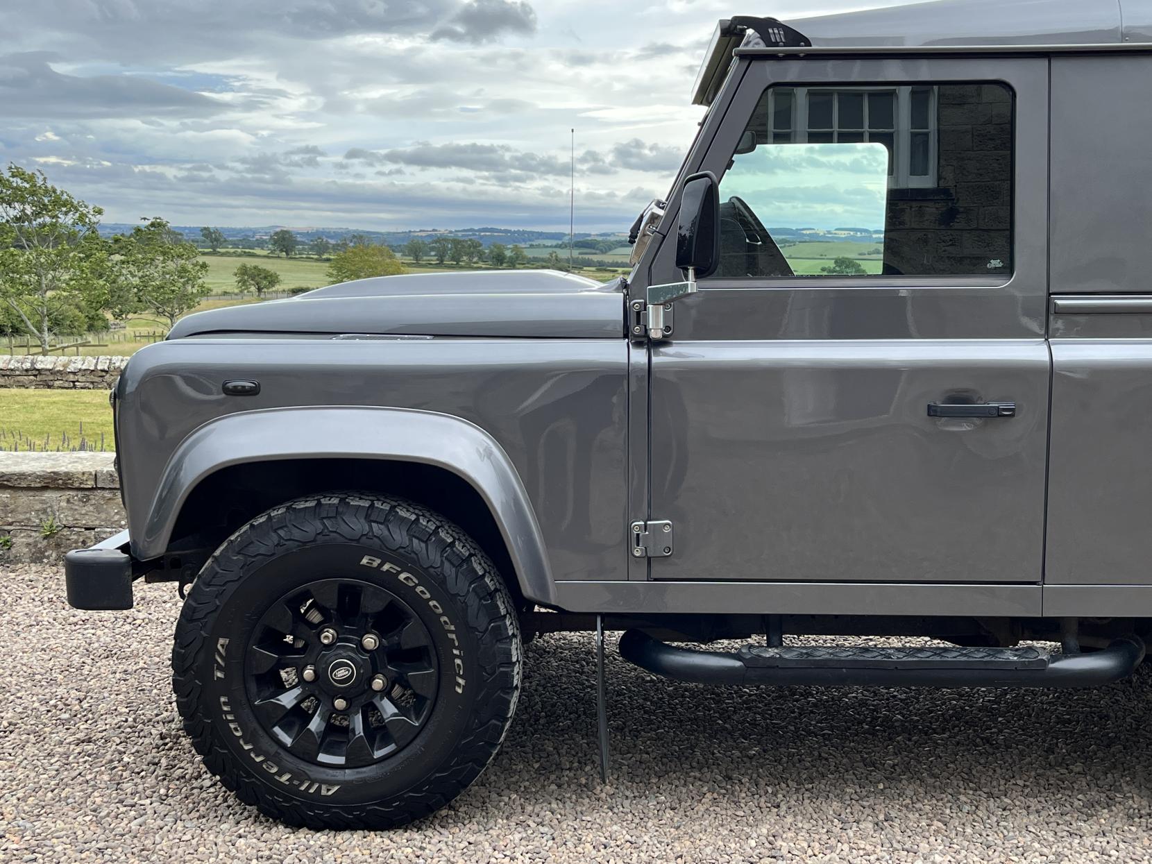 Land Rover Defender 90 2.2 TDCi XS Hard Top SUV 3dr Diesel Manual 4WD SWB Euro 5 (122 ps)