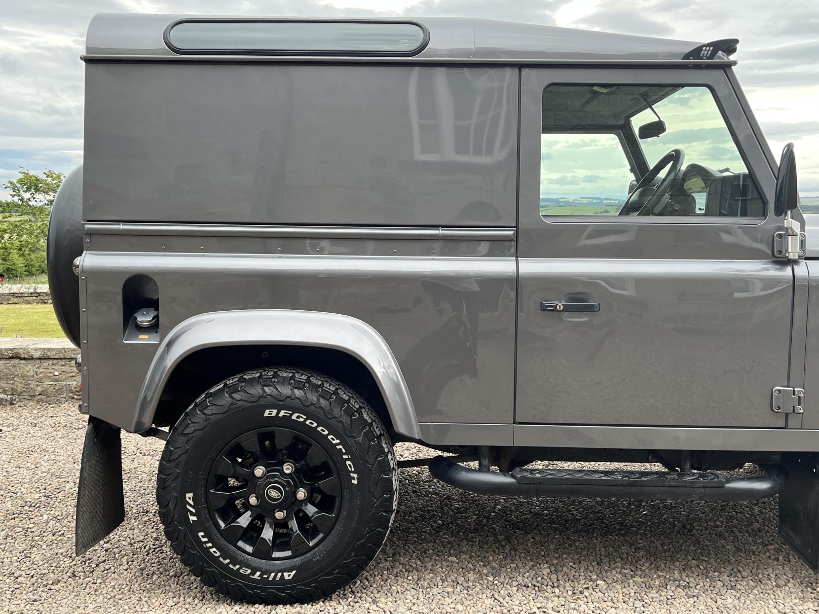 Land Rover Defender 90 2.2 TDCi XS Hard Top SUV 3dr Diesel Manual 4WD SWB Euro 5 (122 ps)
